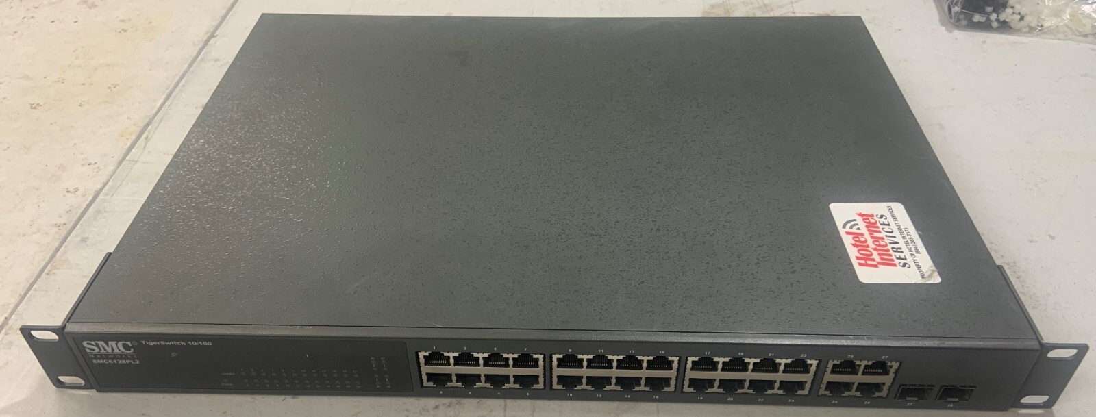 SMC Tigerswitch 10/100 SMC6128PL2 24-Port