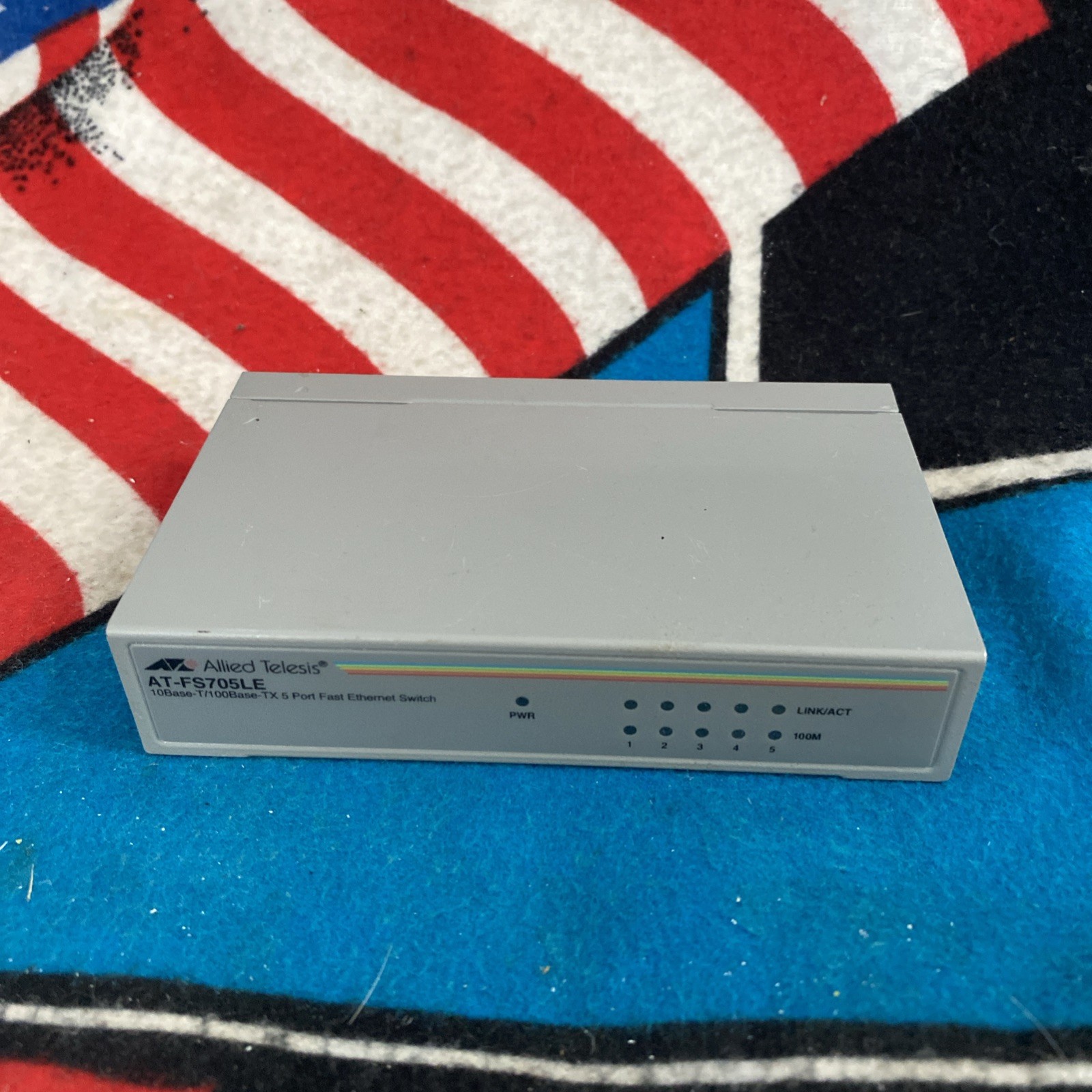 Allied Telesyn AT-FS708LE Fast Ethernet Switch 5 Port 1