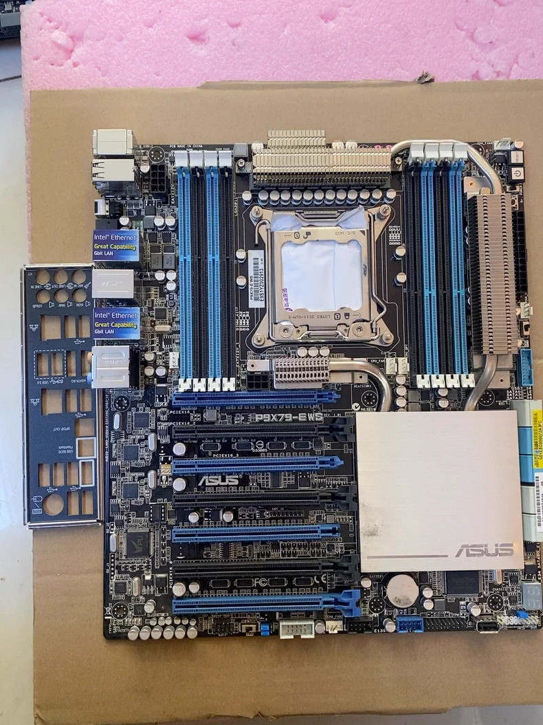 ASUS P9X79-E WS X79 LGA2011 DDR3 Workstation Motherboard