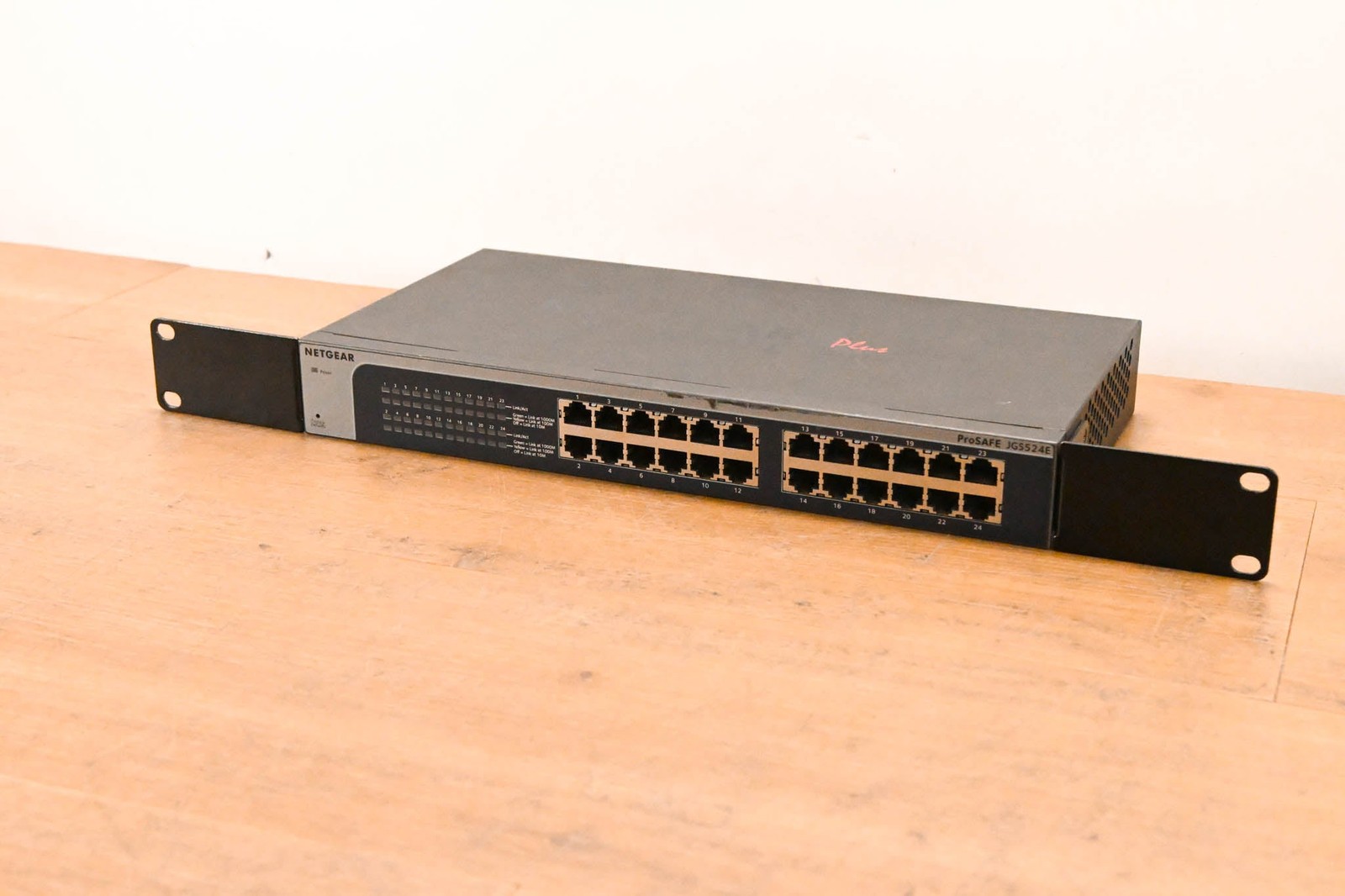 NETGEAR JGS524Ev2 ProSAFE Plus Switch 24-Port Gigabit Switch CG01V8E