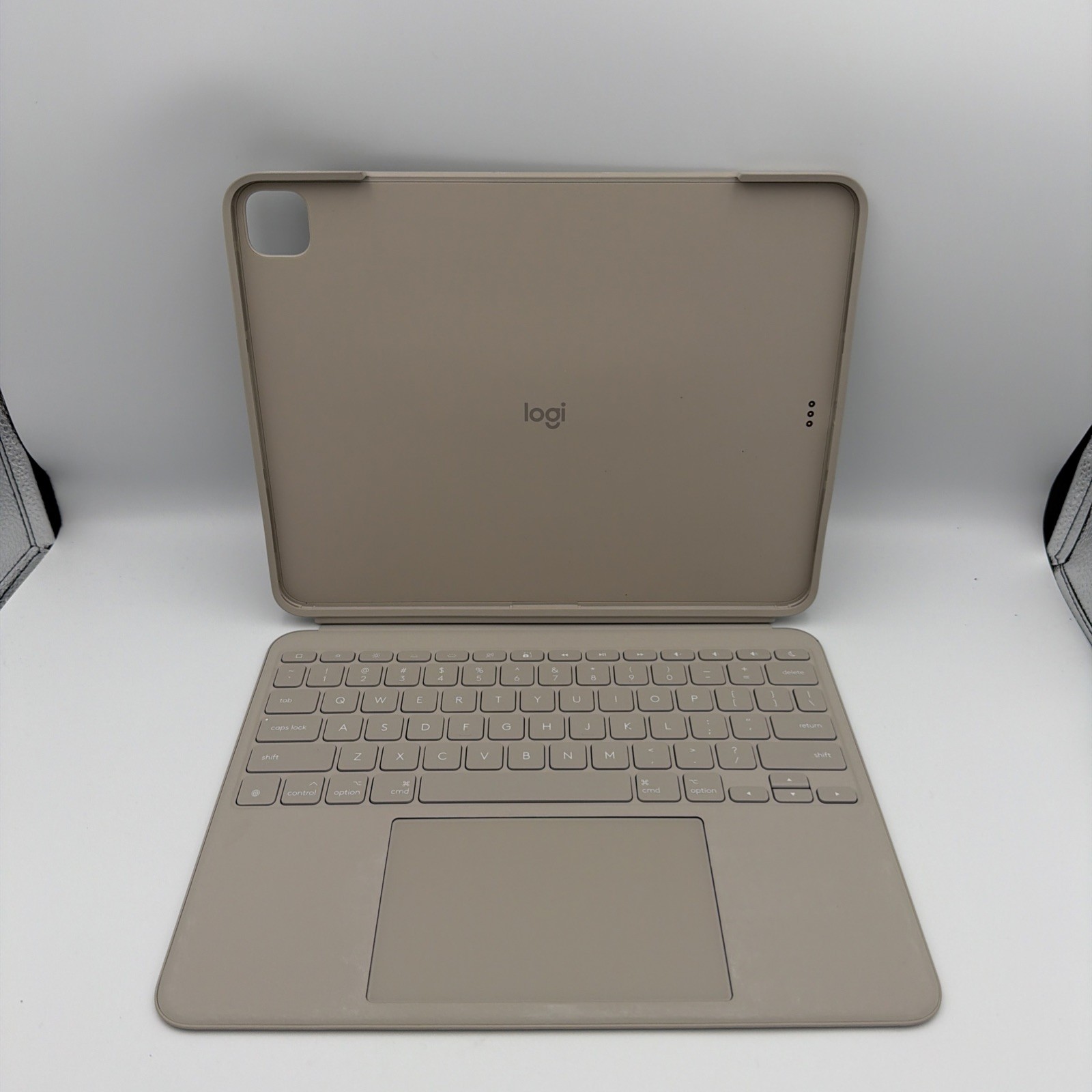 Logi Combo Touch Keyboard Folio/Case  w/ Keyboard iPad Pro 13”
