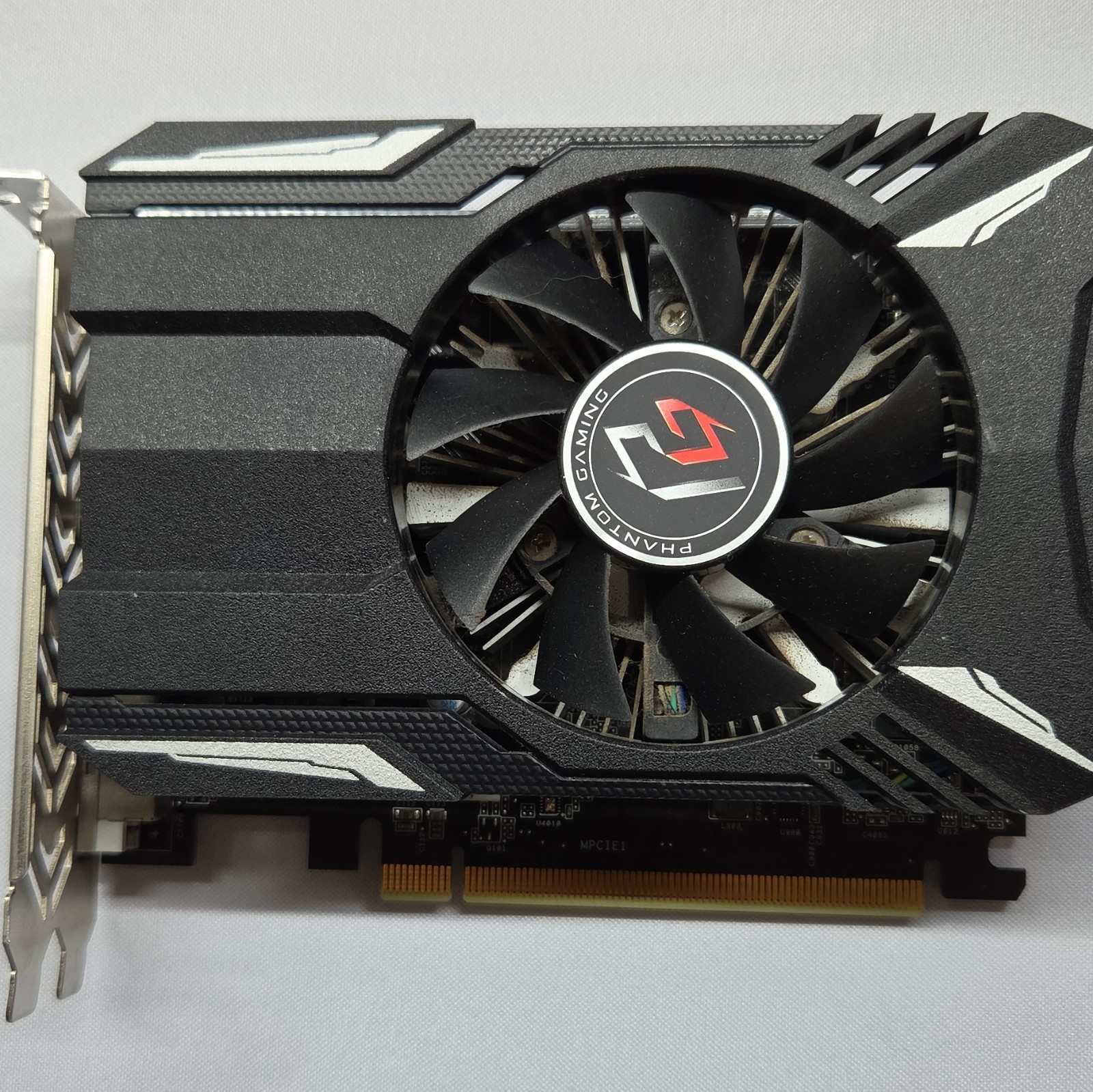 AsRock Radeon RX 550 Phantom Gaming G 2GB GDDR5 Graphics Card
