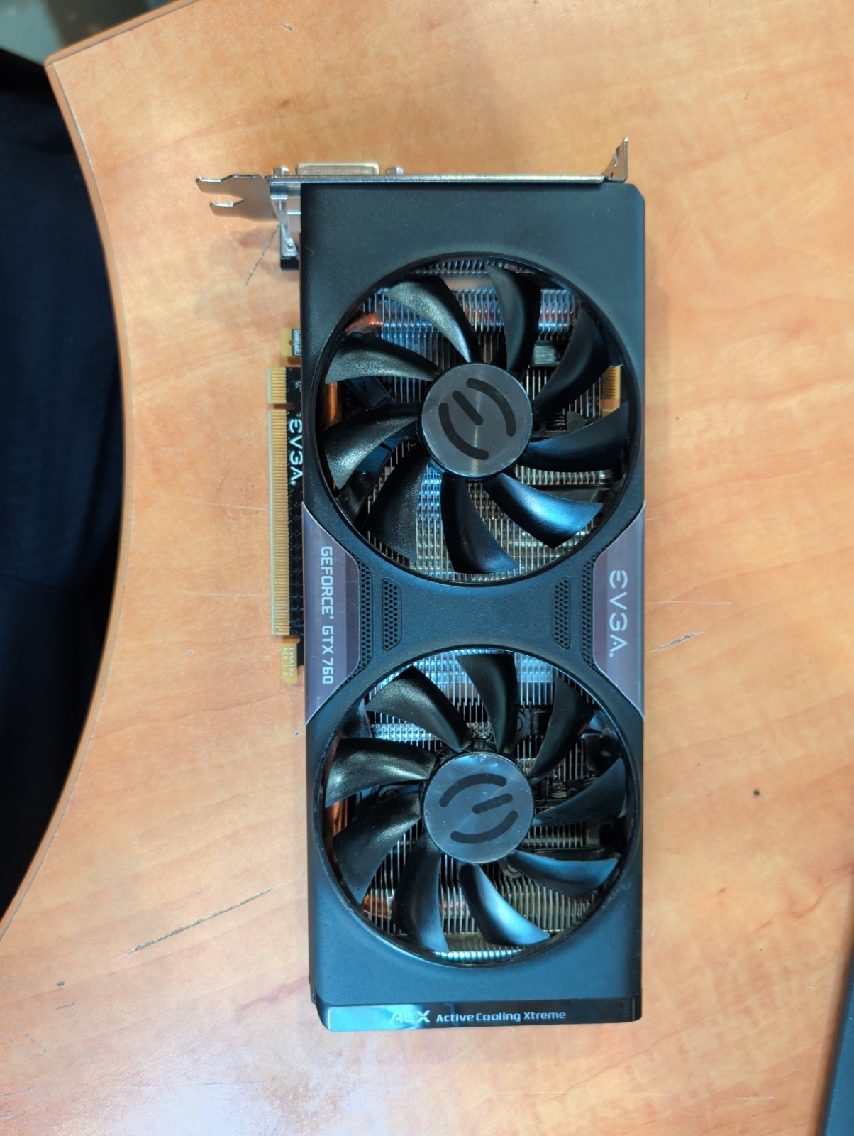 EVGA NVIDIA GeForce GTX 760 2 GB GDDR5 PCI Express 3.0 x16  Video Card