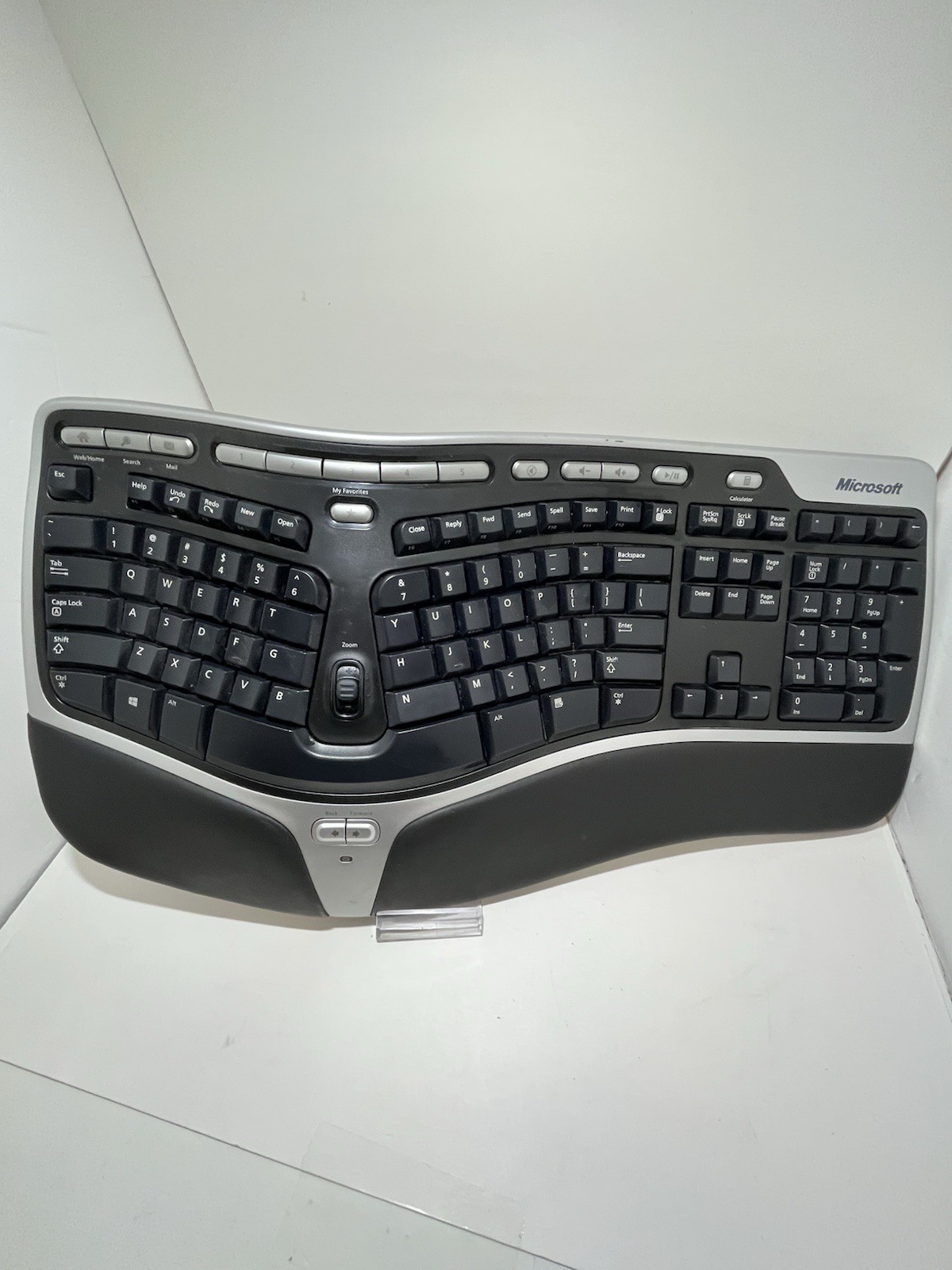 Microsoft Natural Wireless  Keyboard 7000 WUG0619 Model 1118 No Dongle