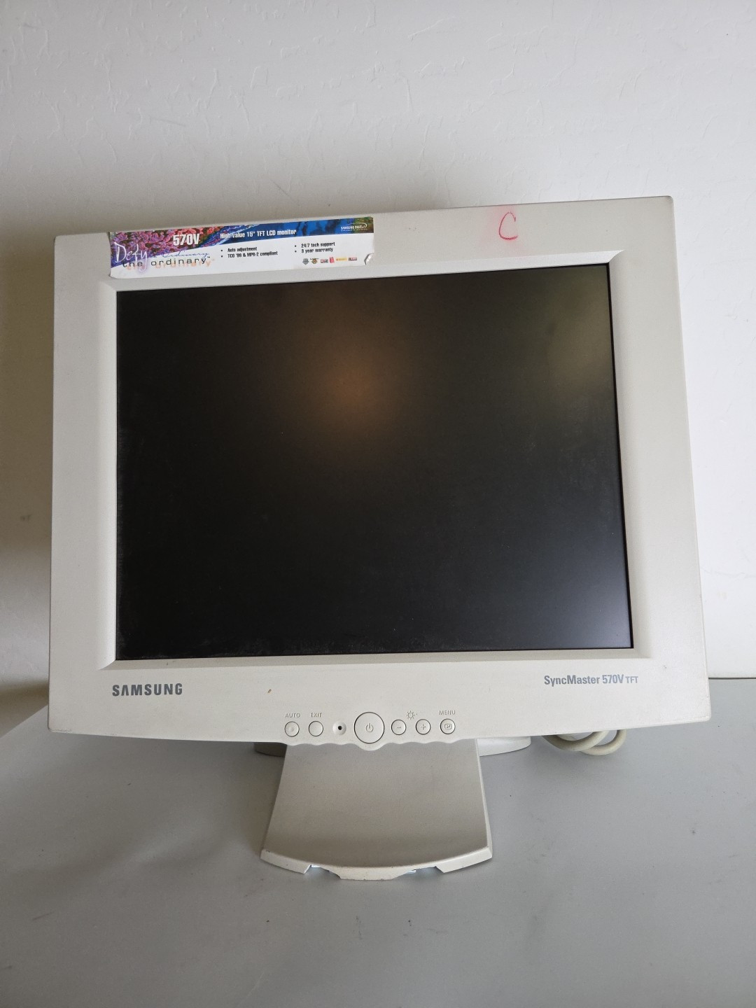 RARE Samsung SyncMaster 570V 15” LCD VGA Computer Monitor Retro Gaming VHTF