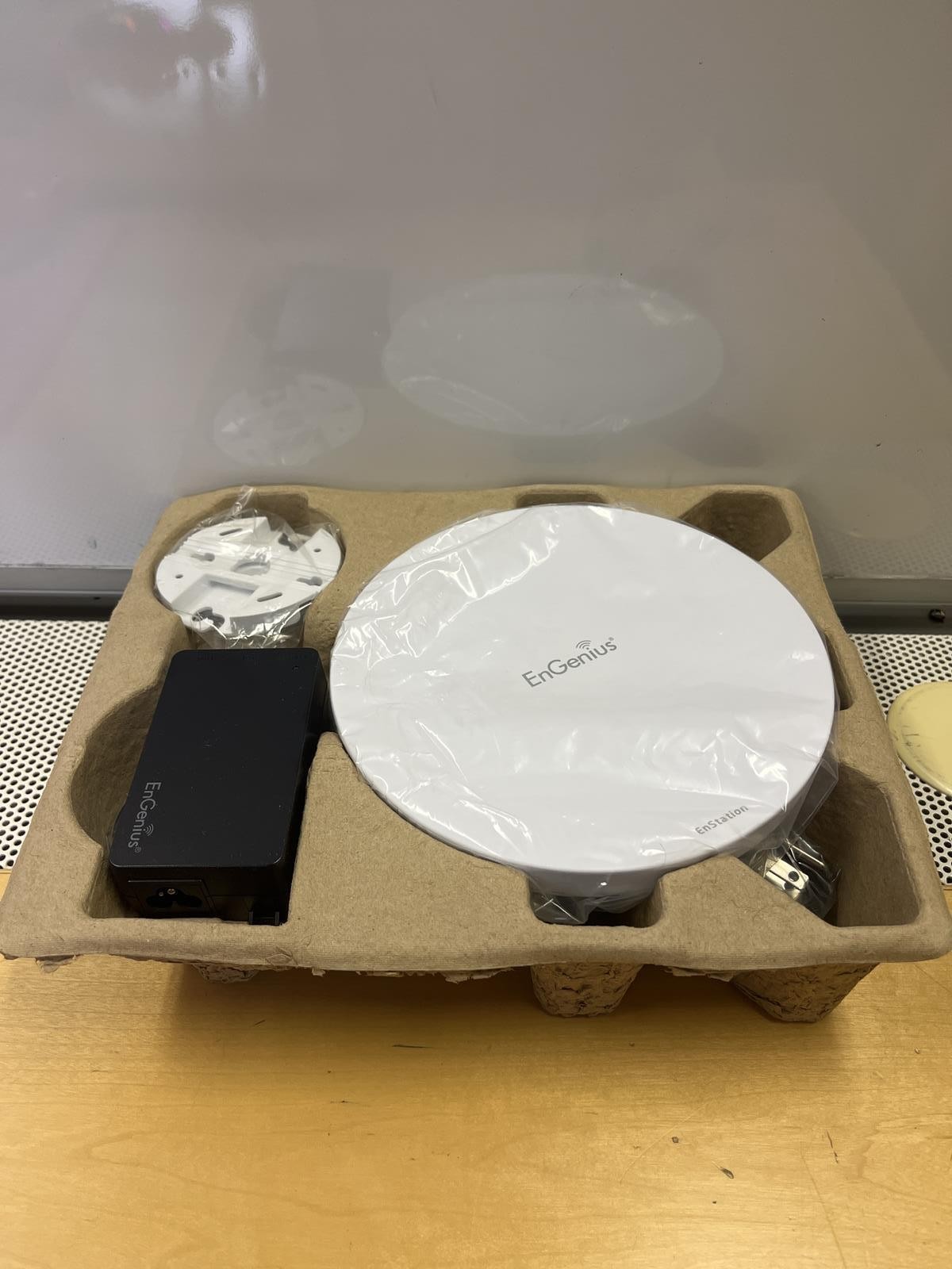 ENGENIUS ENSTATION5-AC 5GHZ 802.11AC WAVE 2 OUTDOOR WIRELESS BRIDGE/AP