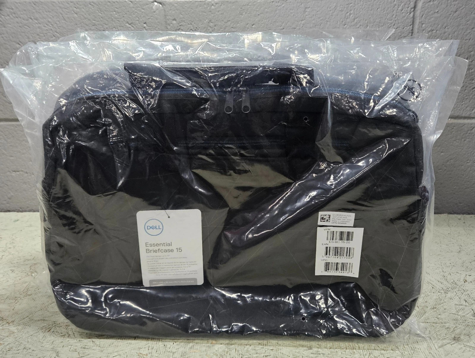 New Dell OEM Essential Briefcase Laptop Bag 15 XNR00