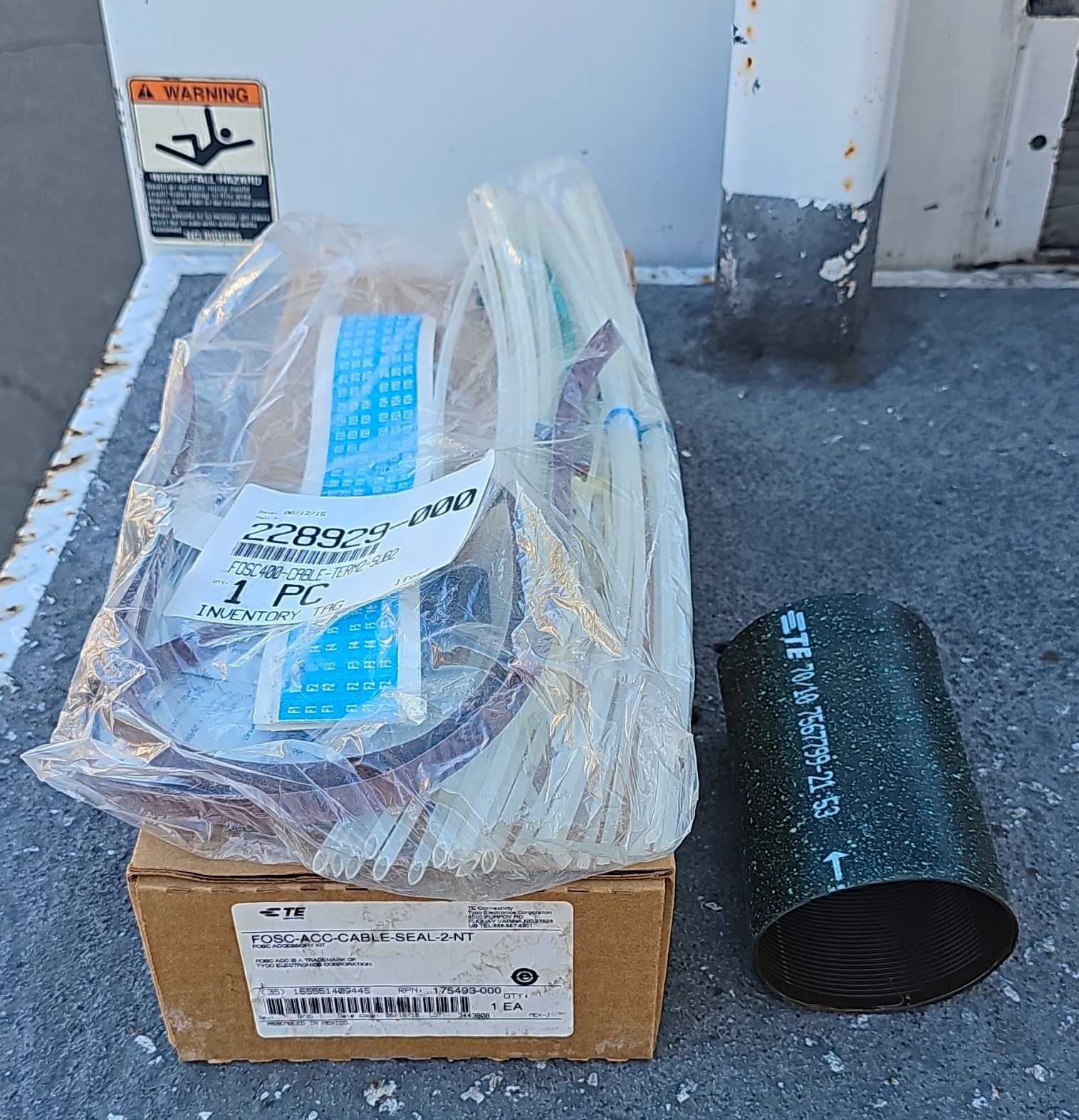 CommScope | FOSC-ACC-CABLE-SEAL-2-BT This is the dual port kit