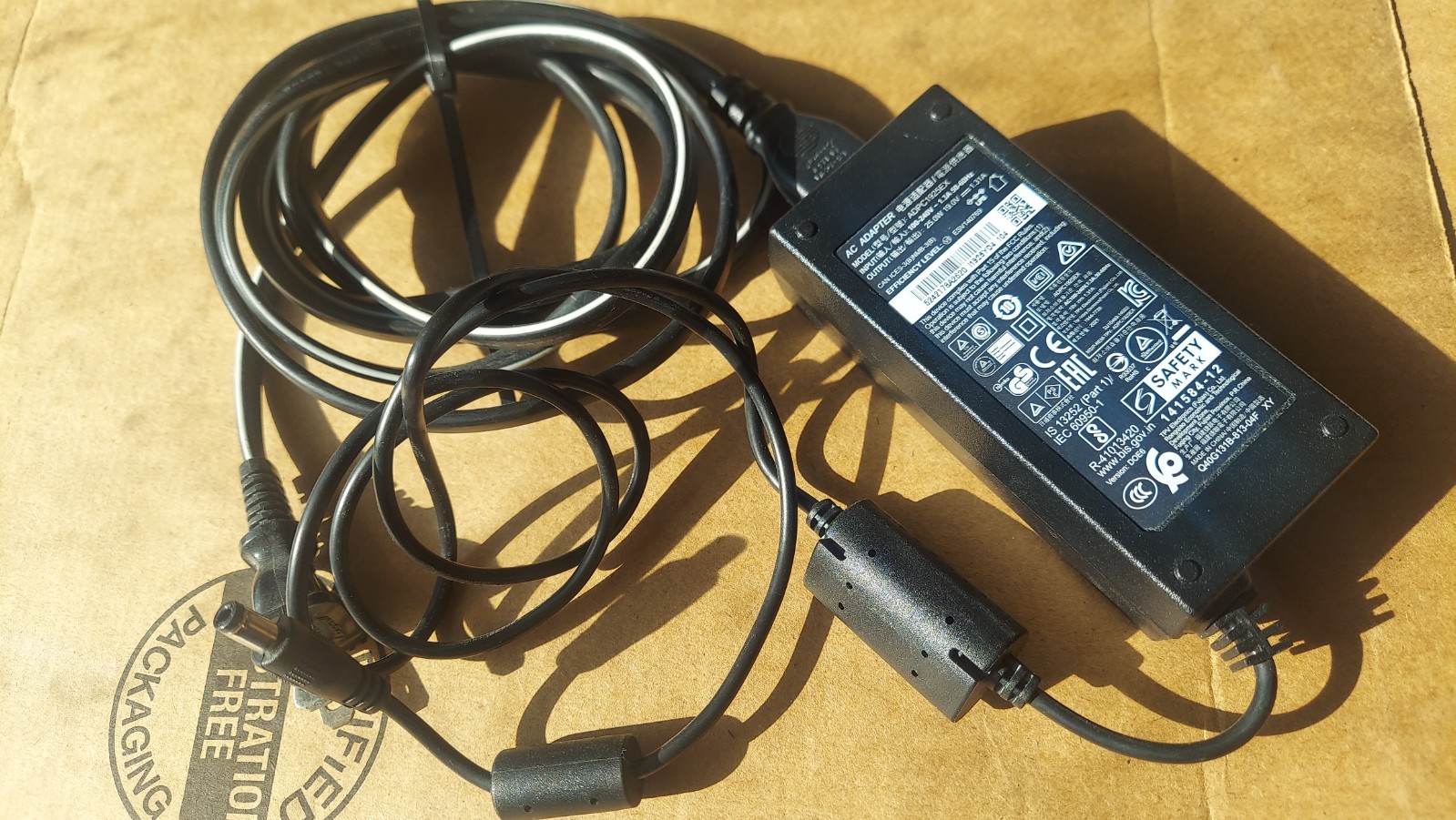Genuine ADPC1925EX 19V 1.31A 25W ADPC1925  AC Adapter