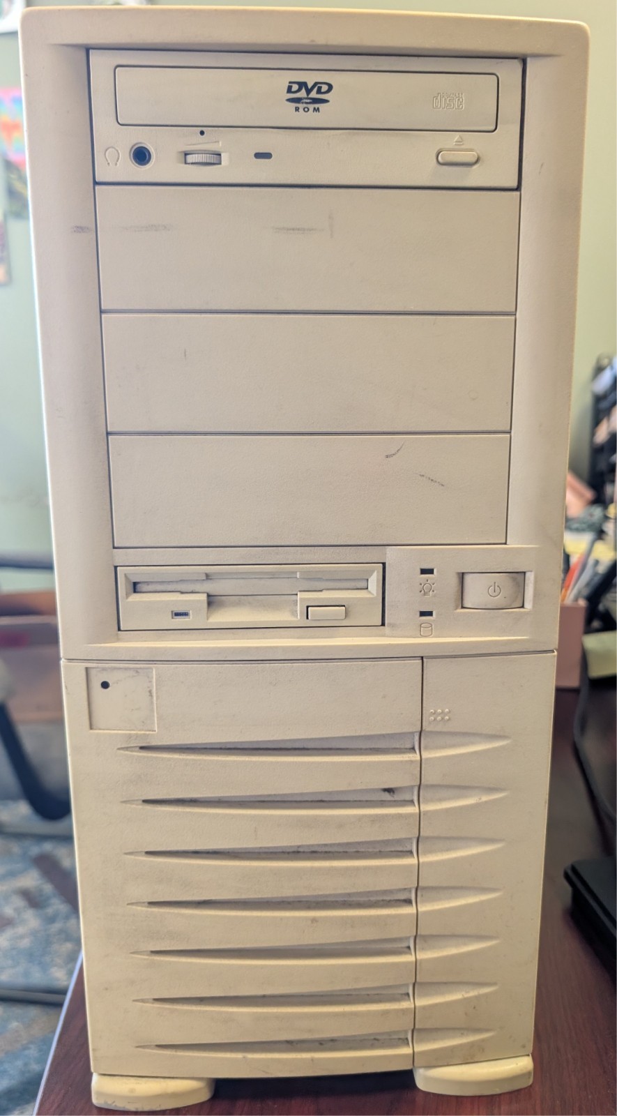 Vintage Computer Intel Board - No Hard Drive.