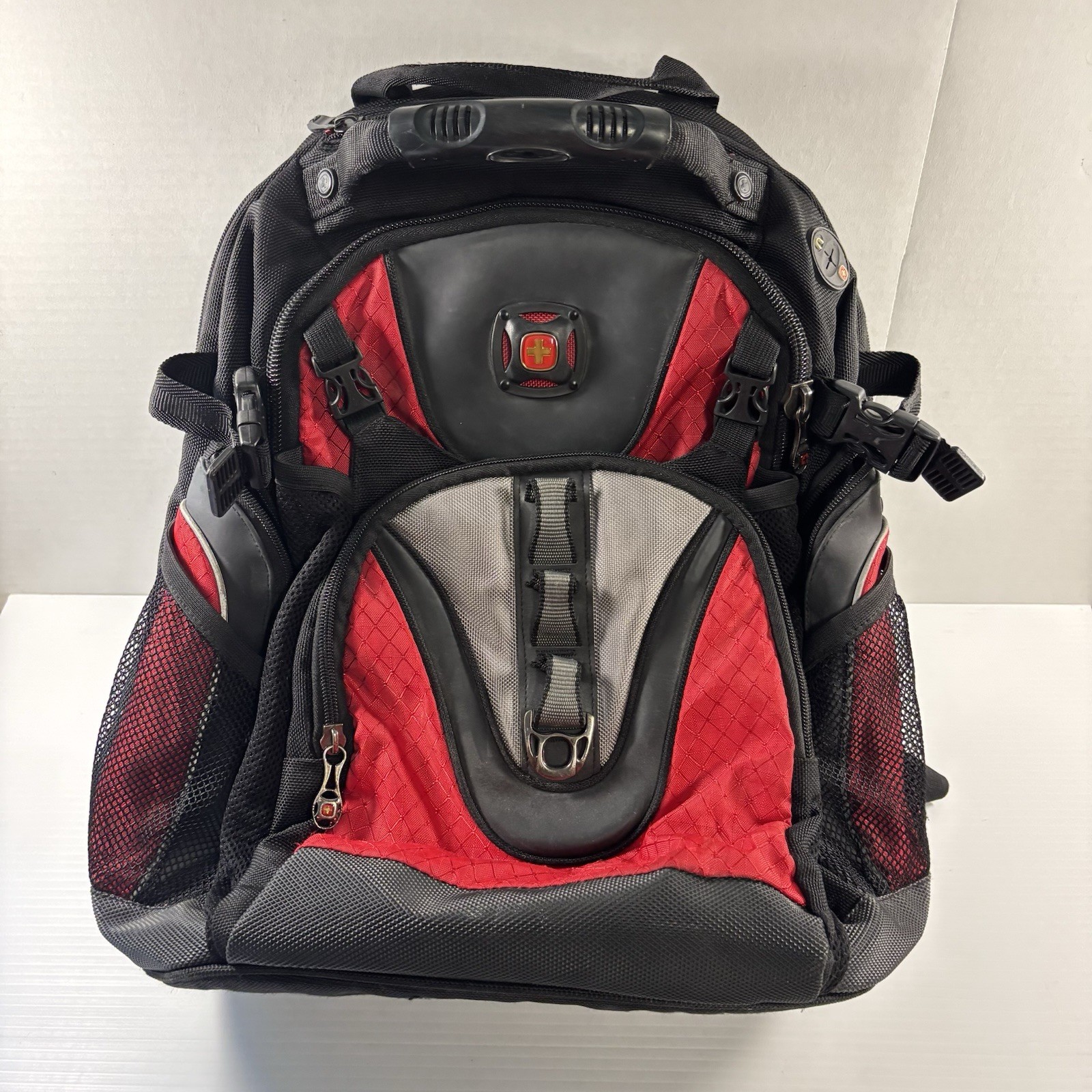 Wenger Maxxum 16 Laptop Backpack Black Red SwissGear Travel Business Computer