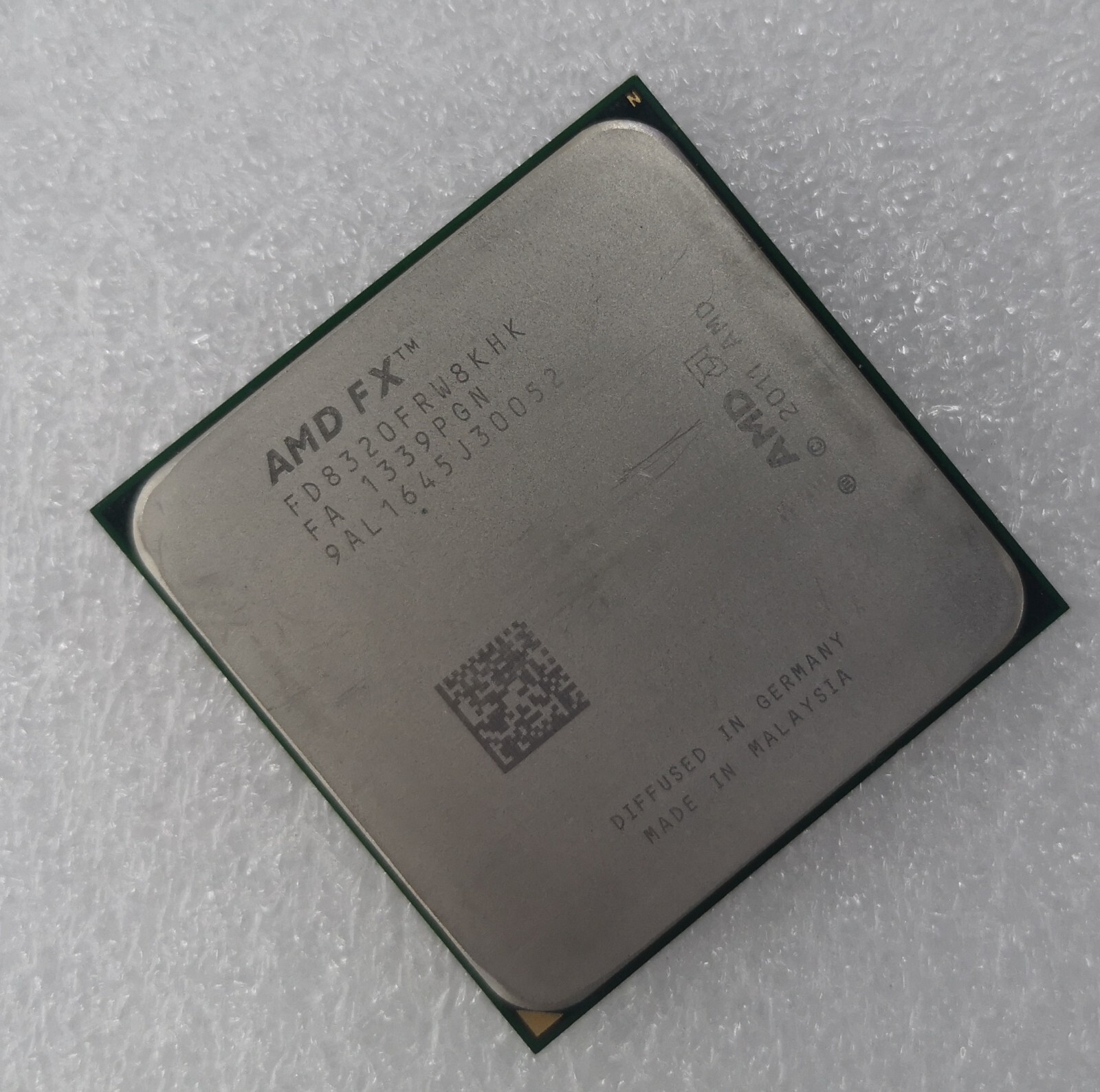 AMD FX-8320 Desktop Processor fx8320 Socket AM3+ FD8320FRW8KHK 125W  8 cores