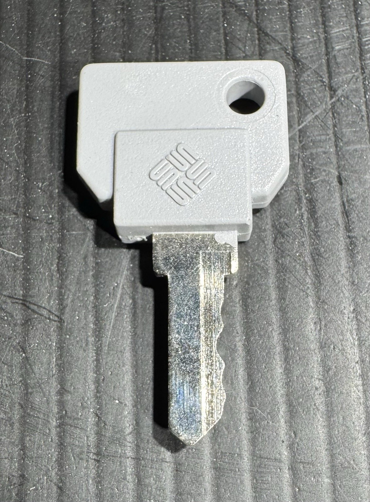 Sun 330-1966 Key for Sun StorEdge MultiPack Door Key (6-Bay & 12-Bay MultiPacks)