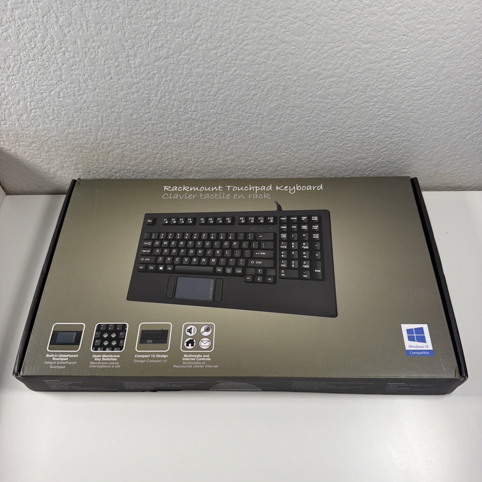 New Adesso EasyTouch 425 Rackmount Touchpad Keyboard AKB-425UB Sealed