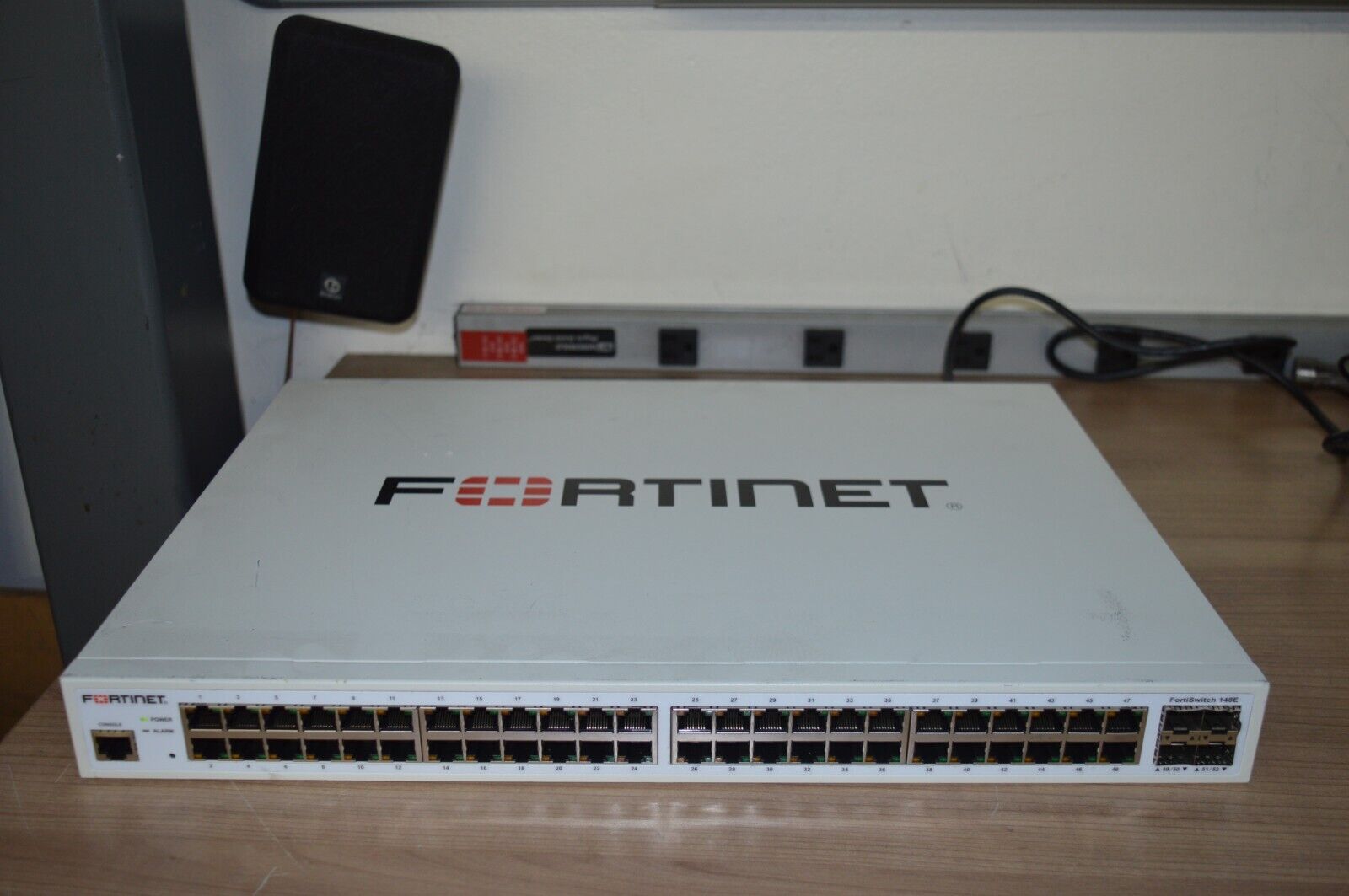 Fortinet FS-148E Layer 2 FortiGate switch controller with 48 GE RJ45 + 4 SFP