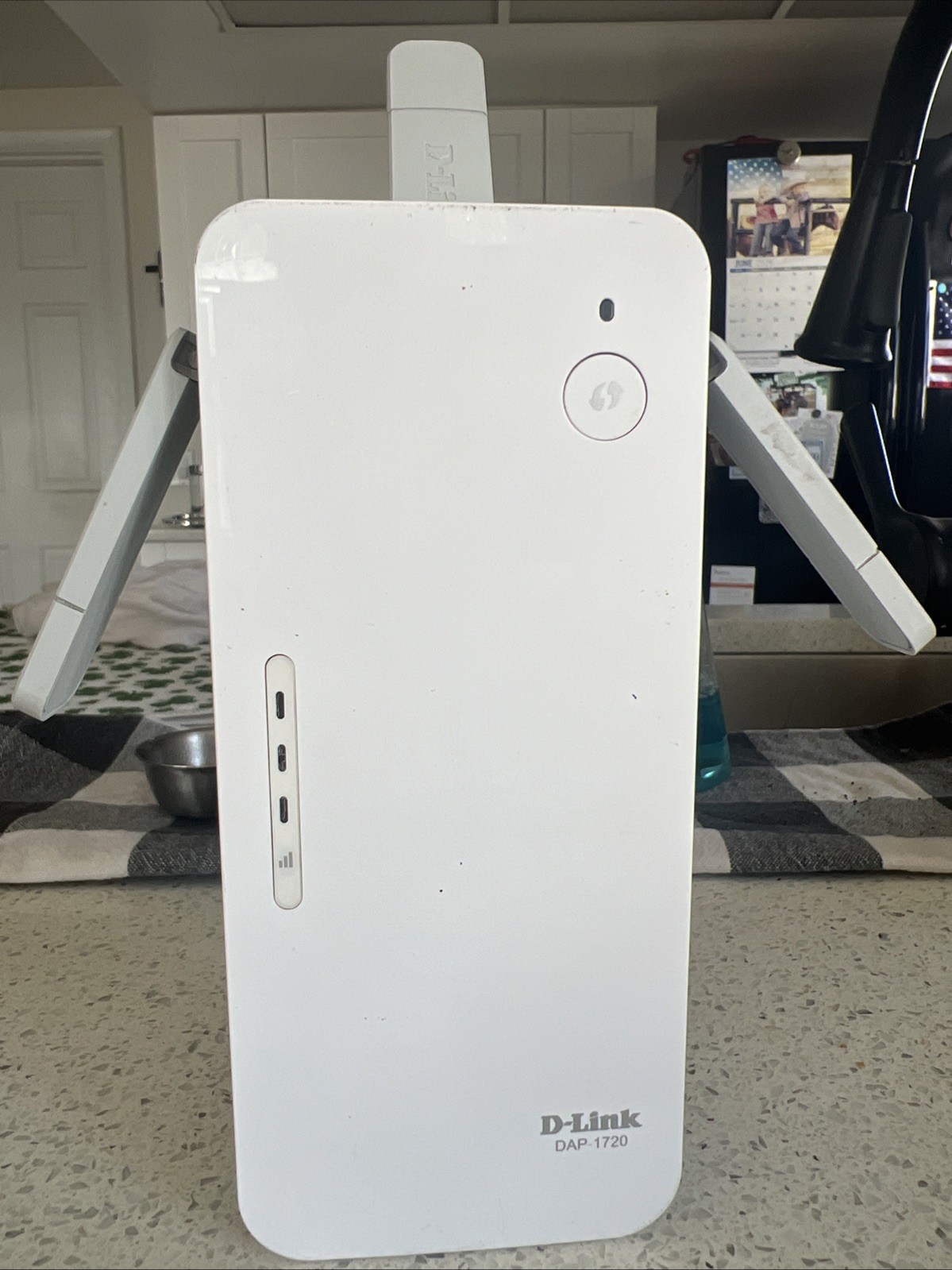 D-Link DAP-1720 AC1750 Wi-Fi Universal Range Extender Dual Band w/Smart Signal