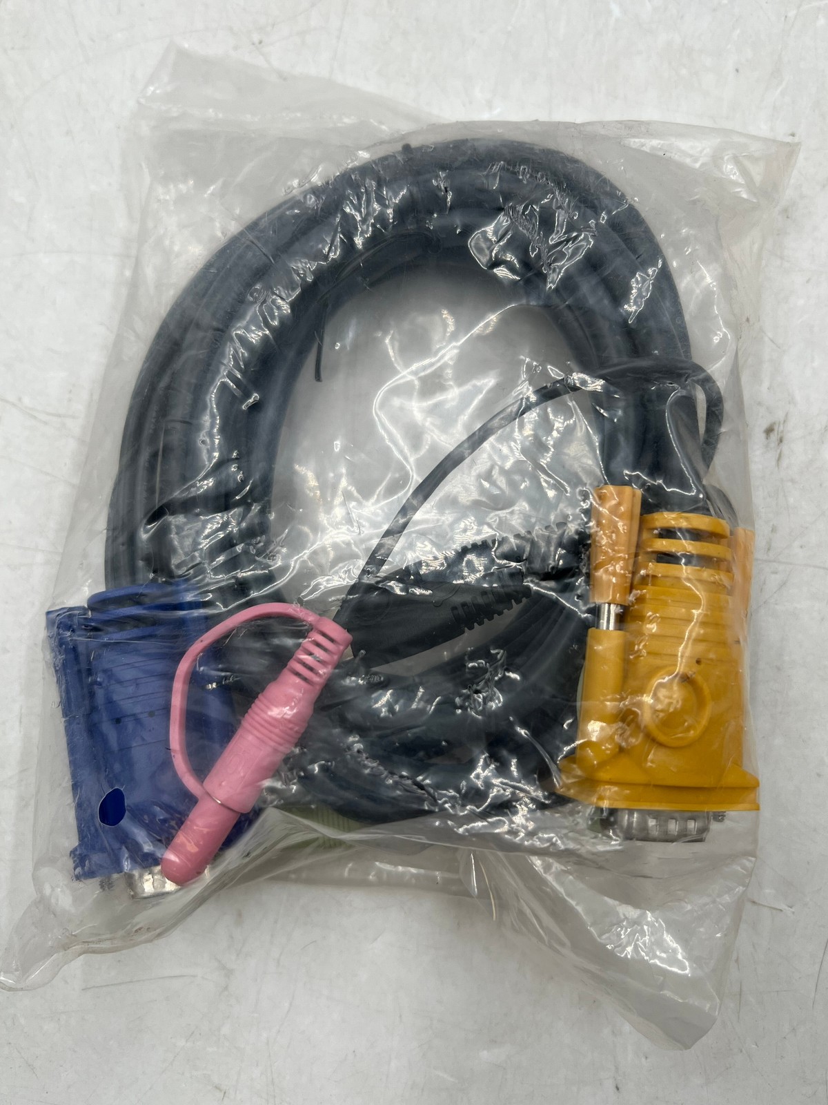 OPEN BOX IOGEAR G2l5303U GCS1758 GCS1732 GCS1734 USB VGA Audio KVM Switch Cable