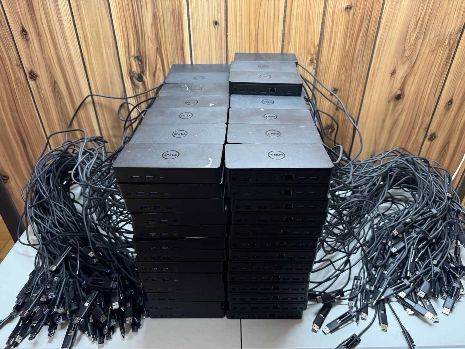 Lot Of 48 Dell D6000 Docking Station For Part Brocken Tips Read The Description
