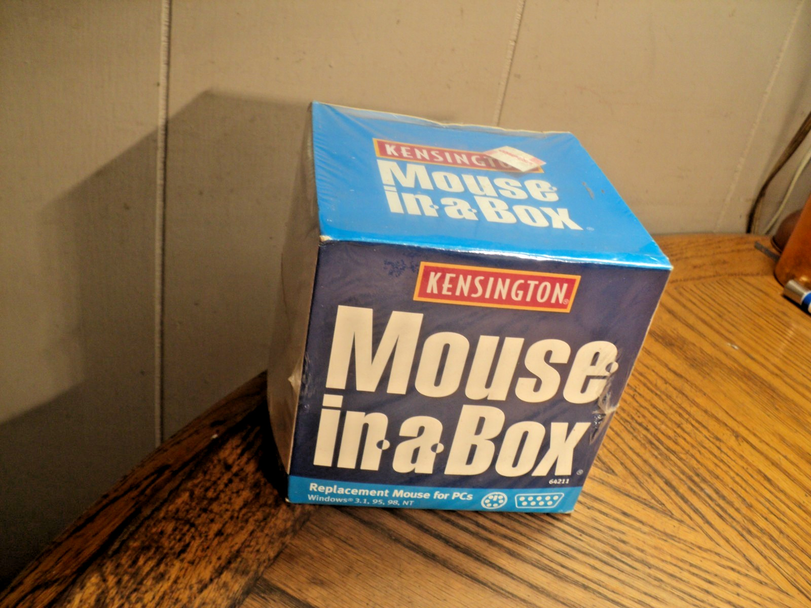 Kensington Mouse In a Box  Replacement Mouse for PCs  Factory Sealed  Malaysia
