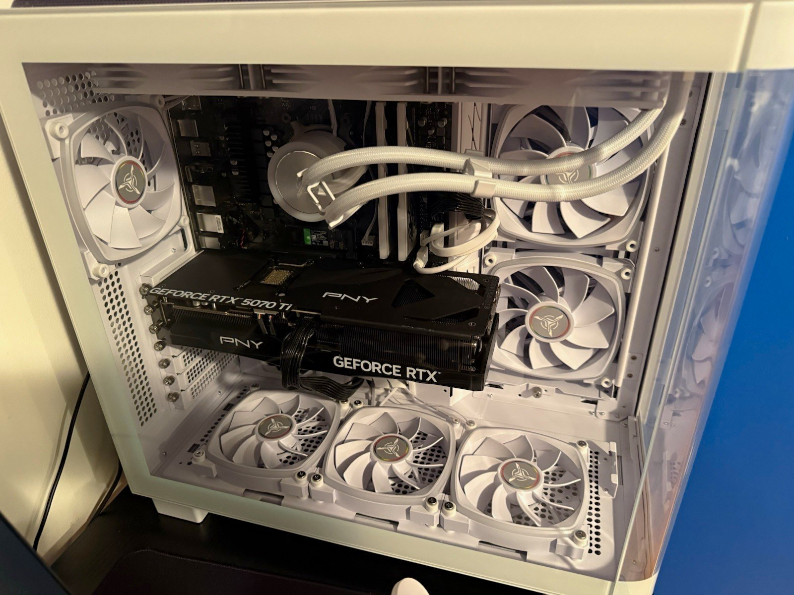 Custom/Whitebox White Tower Gaming Desktop PC RTX 5070 Ti RGB Liquid Cooling