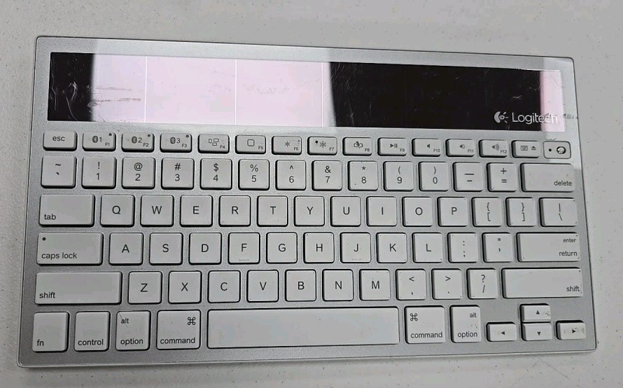 Logitech K760 Wireless Solar US Keyboard for Select Apple/Mac Devices 