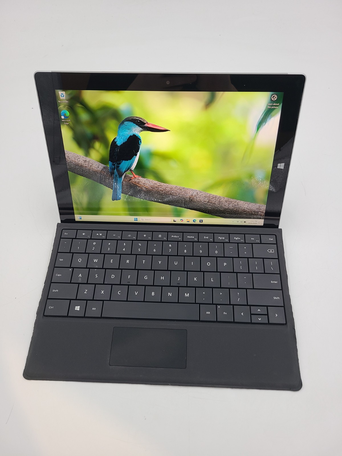 Microsoft Surface 3 [1645] X7-Z8700 1.60GHz 4GB Ram 64GB SSD Win 11 Pro