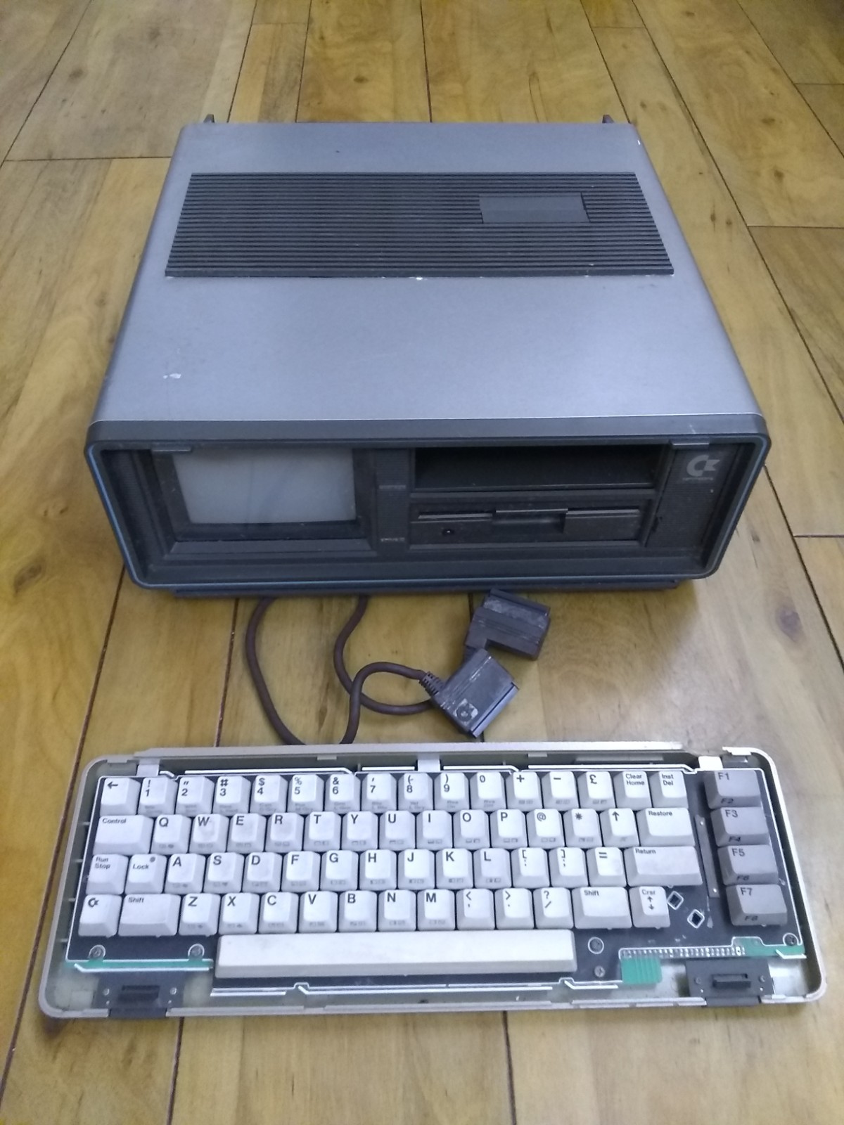 Commodore SX-64 Executive Computer, TESTED, C-64 1541 Transportable