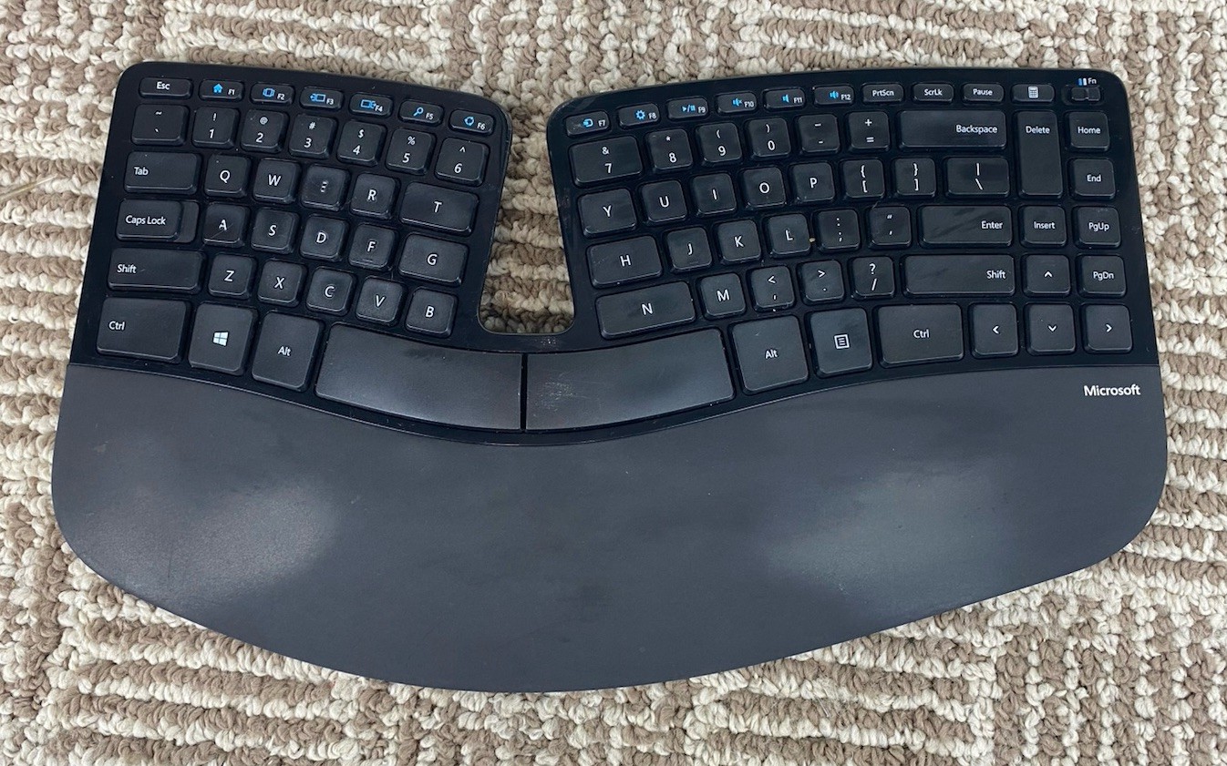Microsoft Sculpt Ergonomic Keyboard Model 1559 No USB Dongle Receiver Keyboard