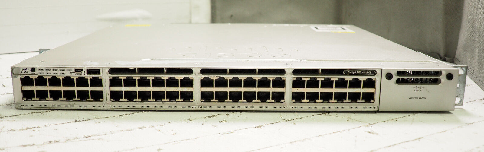 Cisco WS-C3850-48U-S V05 w/ 1 x 1100W PSU 48 Port UPOE Gigabit Switch