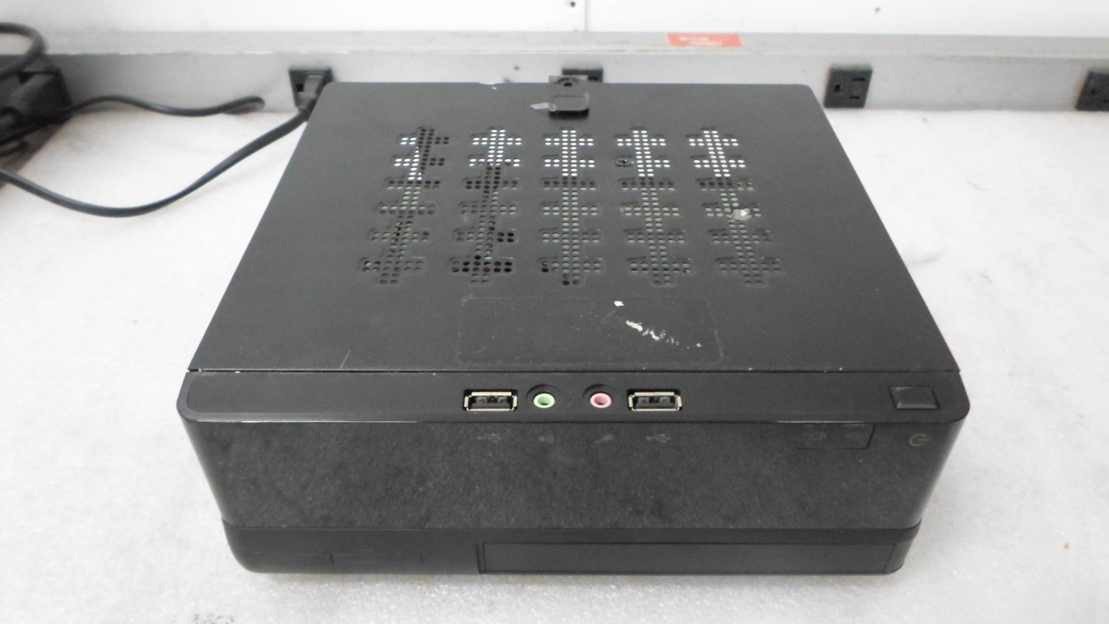 In-Win BQ656-0 Mini-ITX Desktop Computer Case- Empty, NO POWER SUPPLY or Caddies