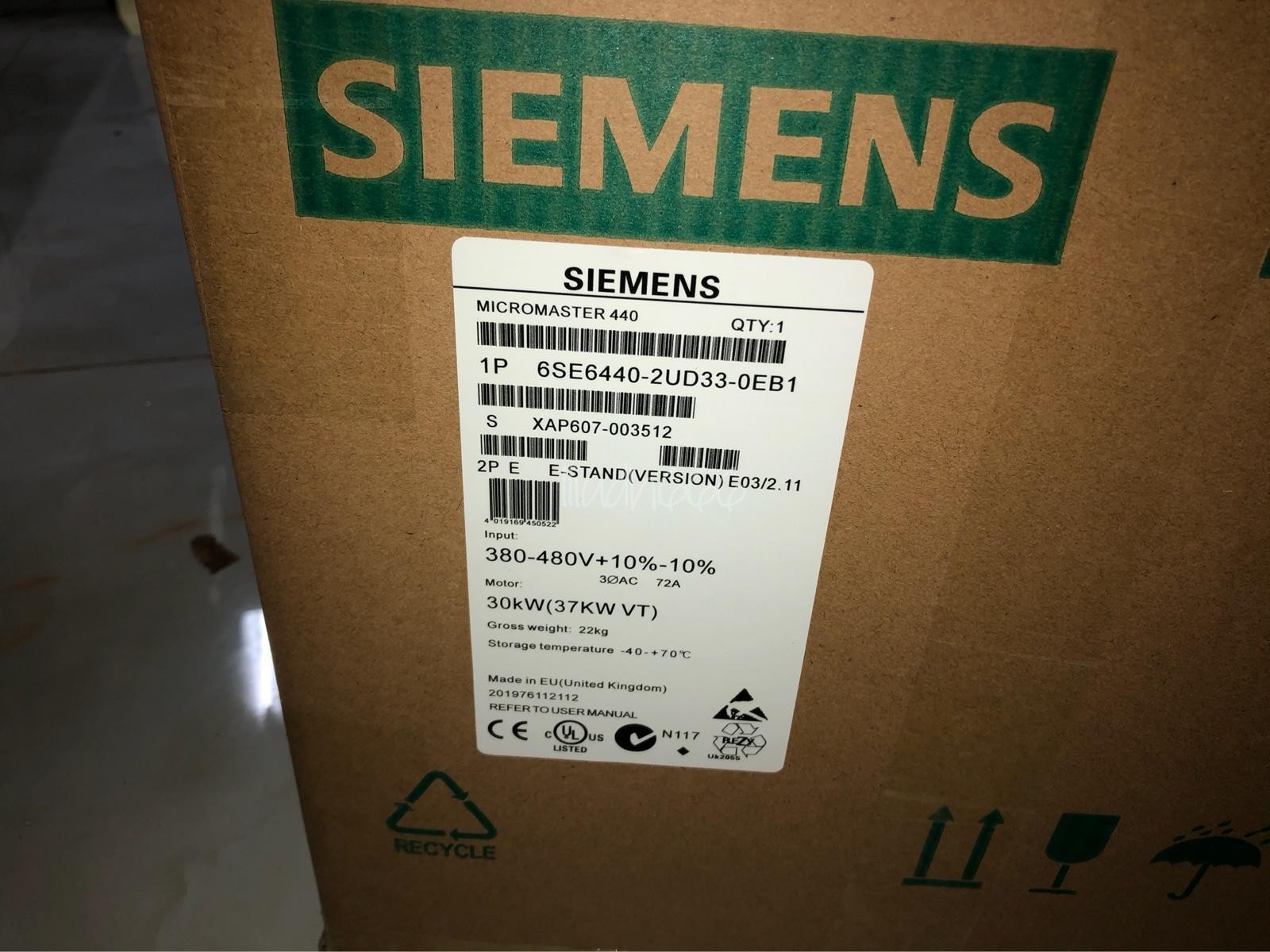 ONE NEW SIEMENS FREQUENCY CONVERTER 6SE6440-2UD33-0EB1 fedex or DHL