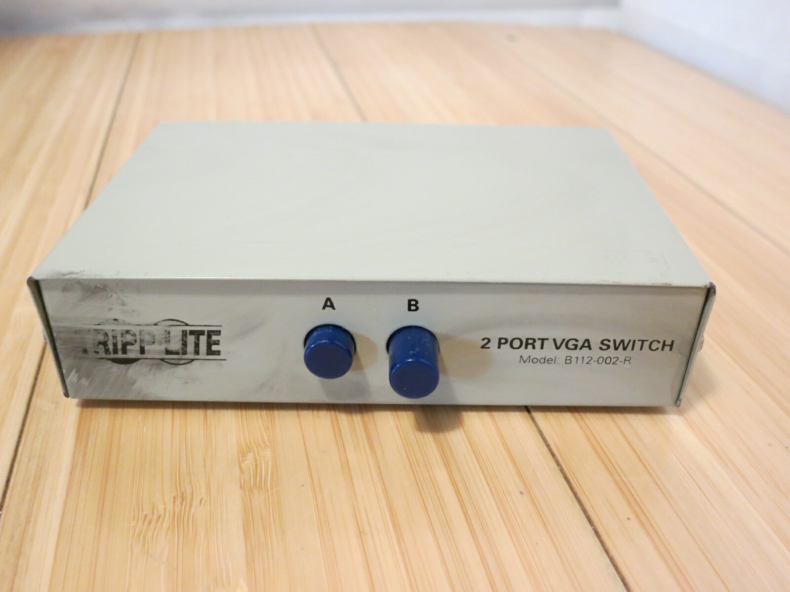 Tripp Lite B112-002-R 2-Port Manual VGA SVGA Video Switch (Listing 3 of 3)