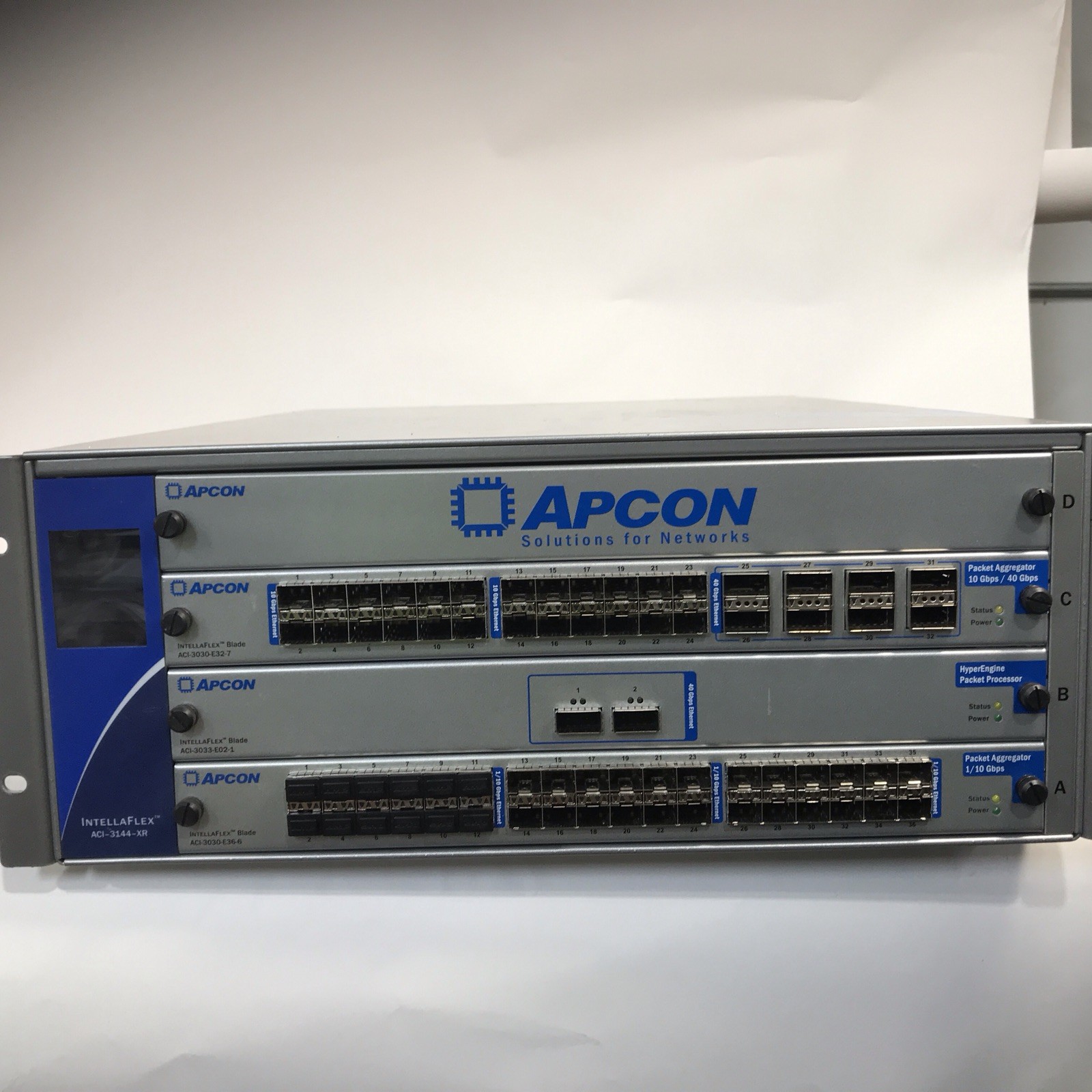 Apcon IntellaFlex 4-Slot Chassis ACI-3144-XR With 3 Cards Look At Picture
