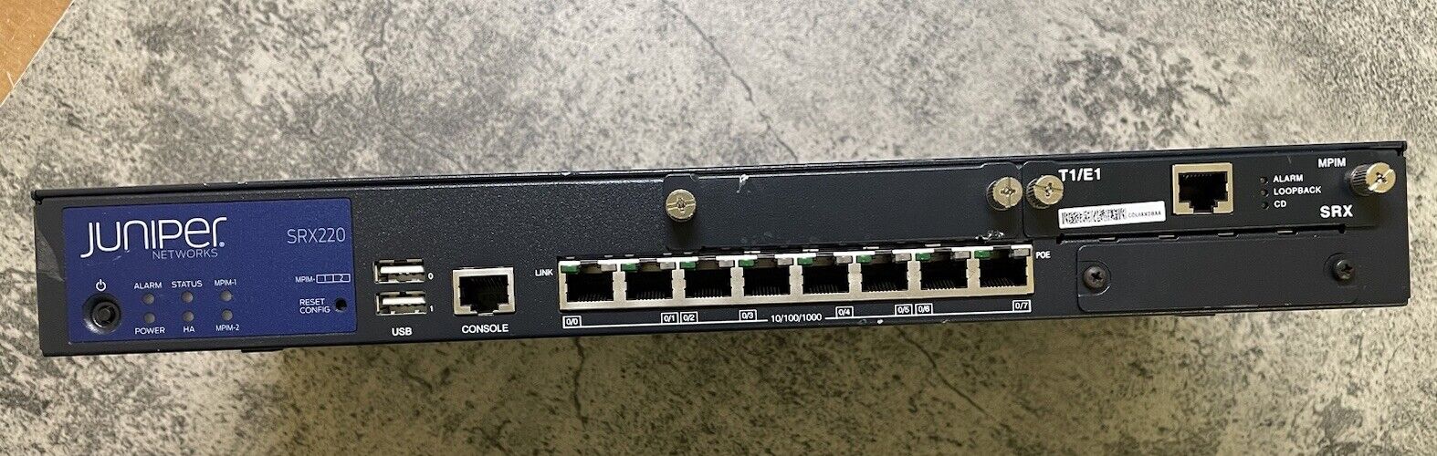 Juniper Networks SRX220 8 Port PoE Switch Good Condition