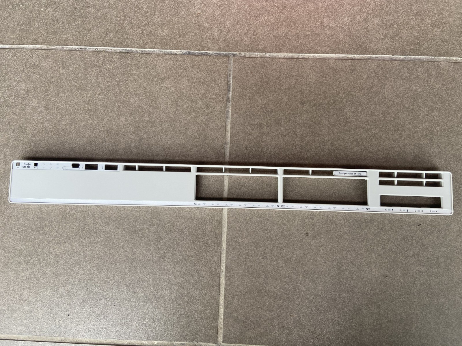 Cisco Catalyst C9200L-24T-4G-E C9200L-24T-4G-A 4x1G  Faceplate for Replacement