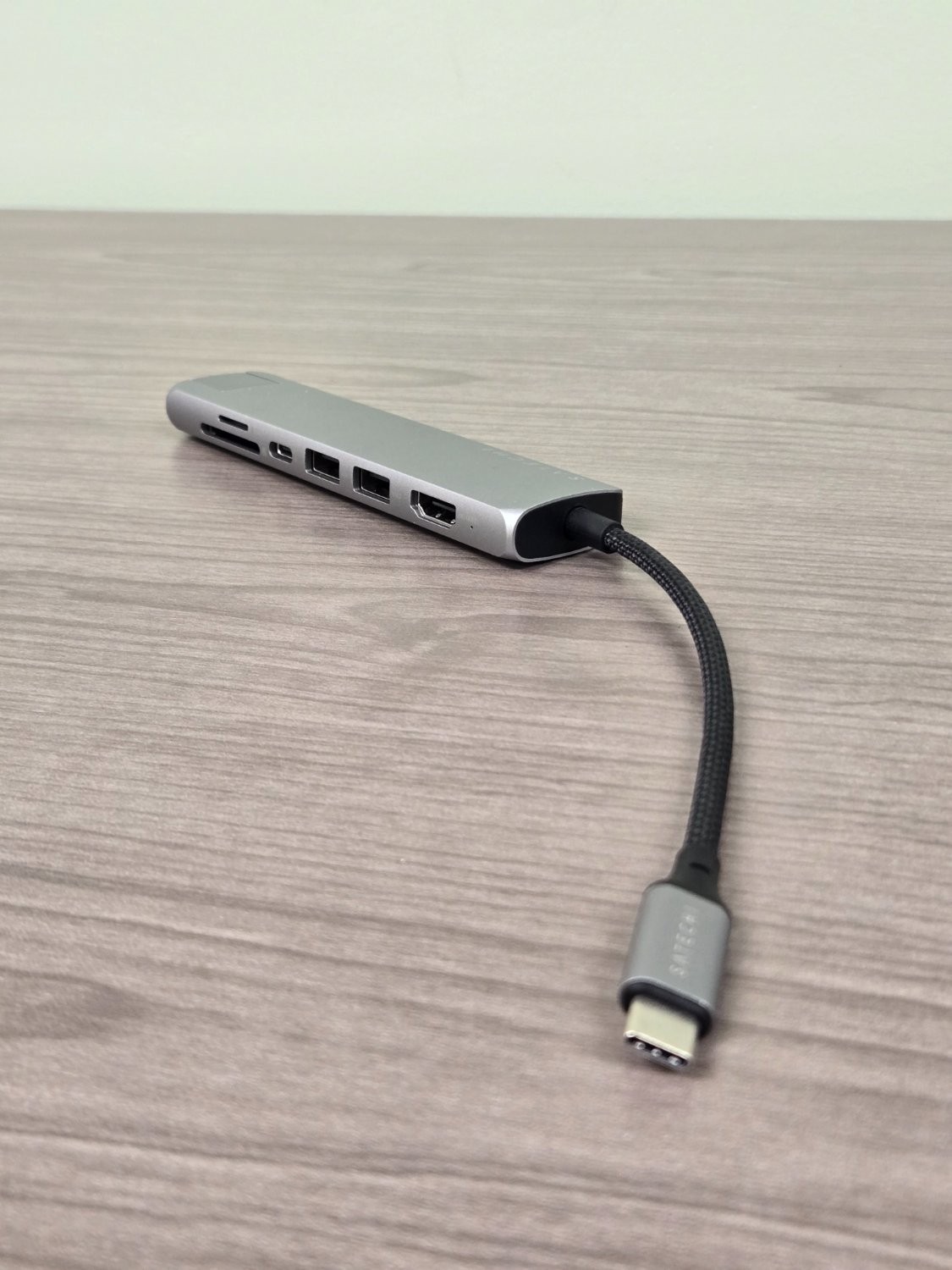 Satechi ST-SCMA2S USB-C Slim Multiport Adapter V2 4K HDMI SD MicroSD USB Silver