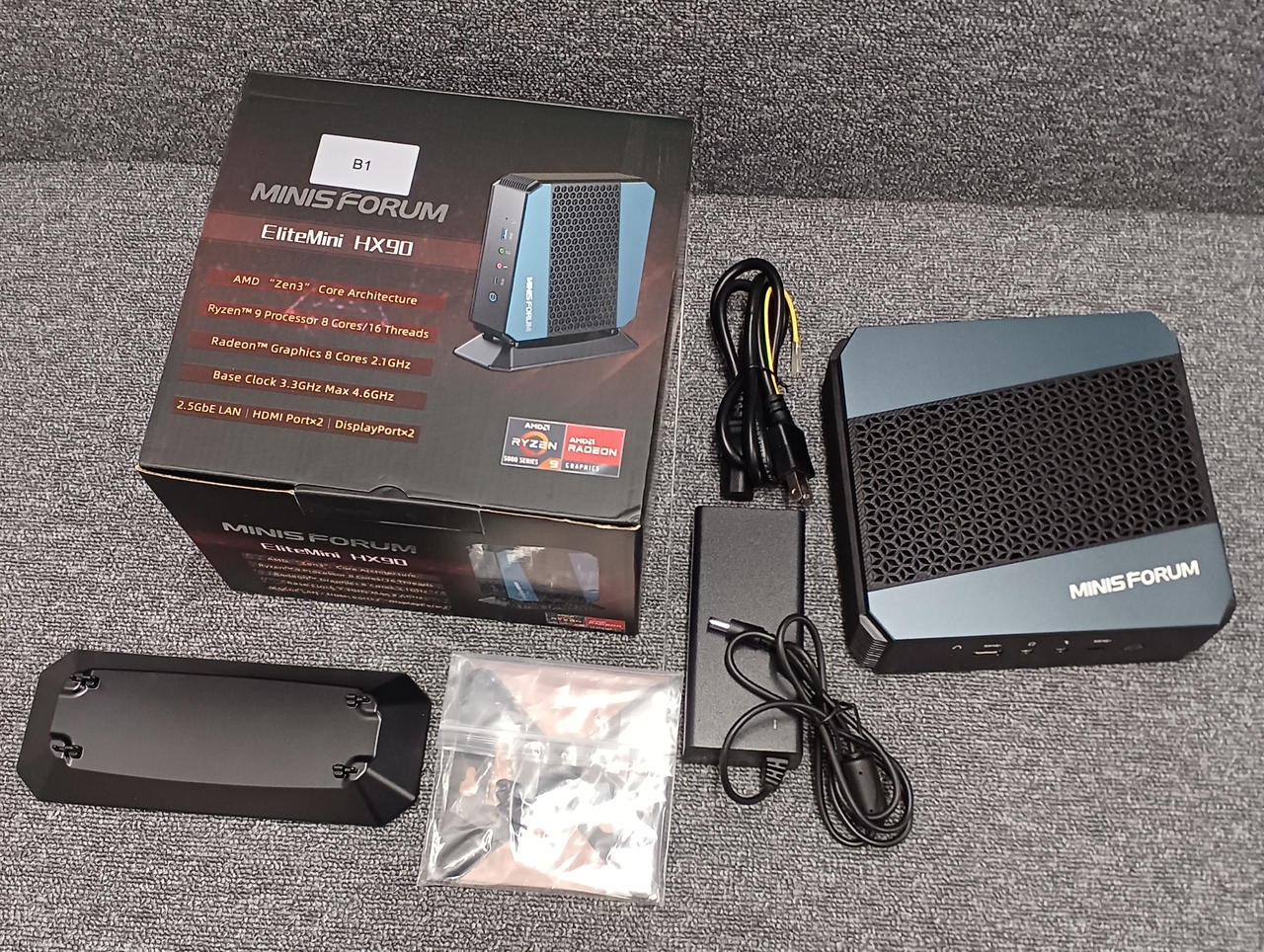 MINISFORUM HX90 Mini PC AMD Ryzen 9 5900HX 8-Core 32GB DDR4 512GB SSD Quad 4K