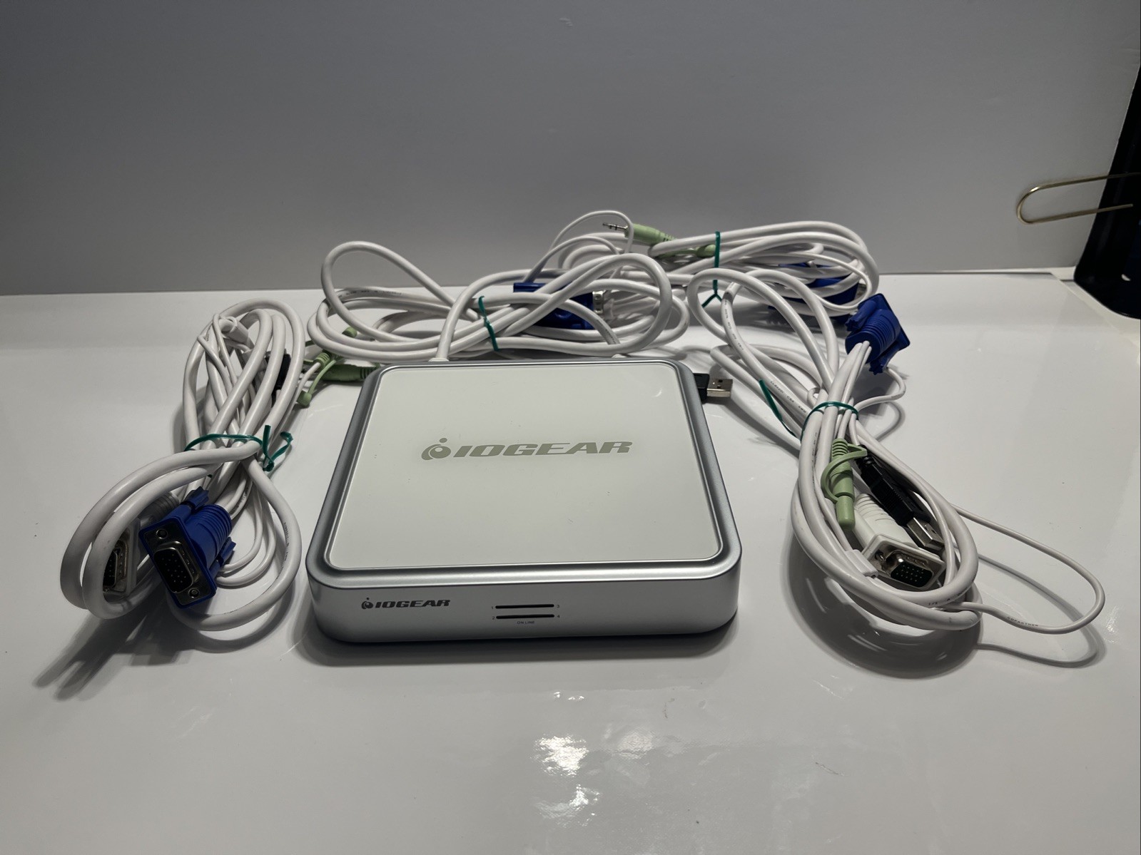 ATEN IOGEAR MiniView (GCS634U) 4-Ports External KVM / audio switch USB