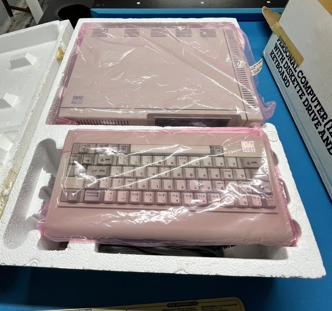 IBM PCjr 4860 640 kb RAM Computer System w Keyboard (monitor not included)