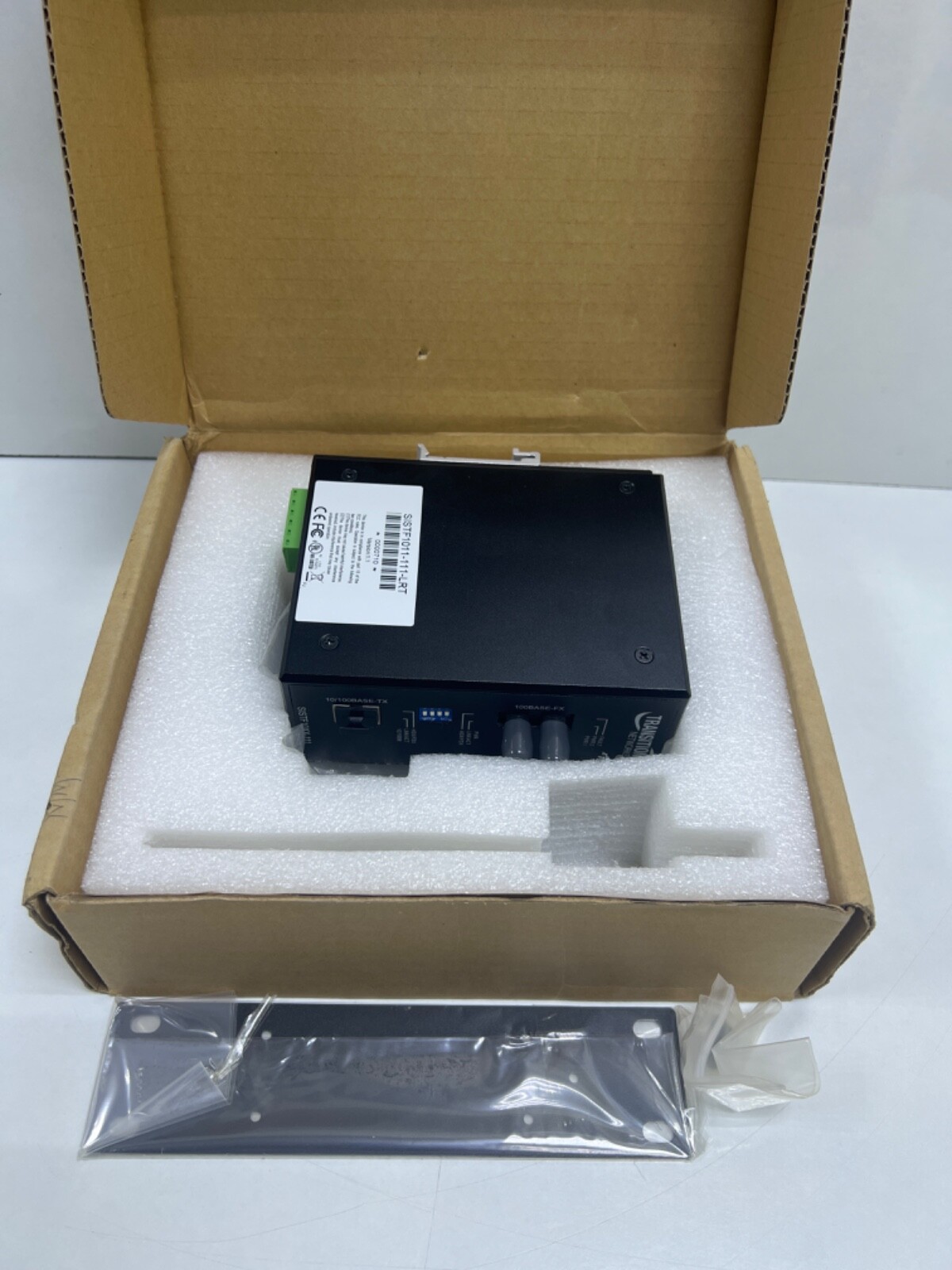 TRANSITION NETWORKS SISTF1011-111-LRT Industrial Media converter