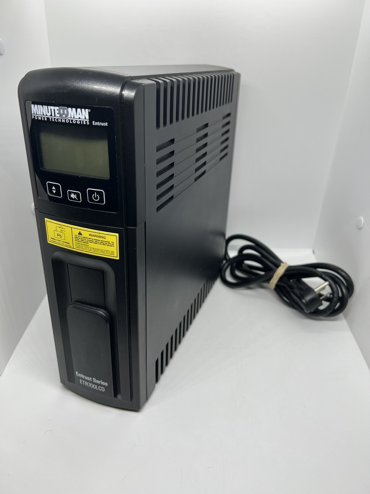 Minuteman ENtrust Series ETR700LCD