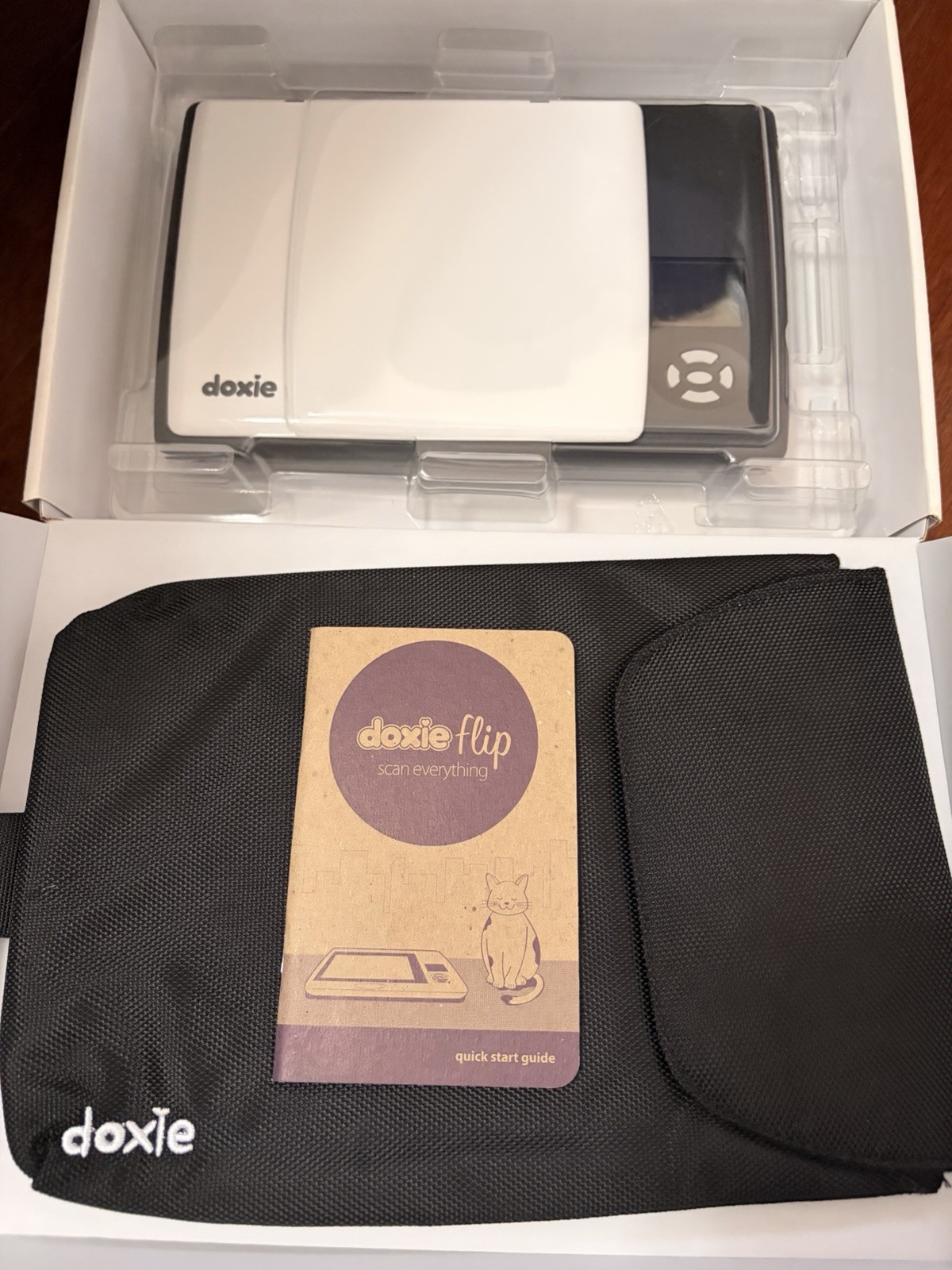 Doxie Flip™ cordless flatbed scanner