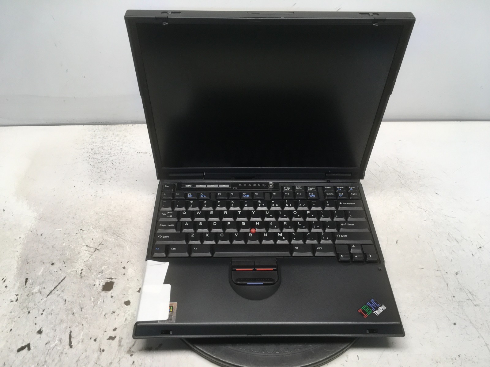 IBM ThinkPad T21 Intel Pentium III 800MHz 128 MB NO HDD No Batt