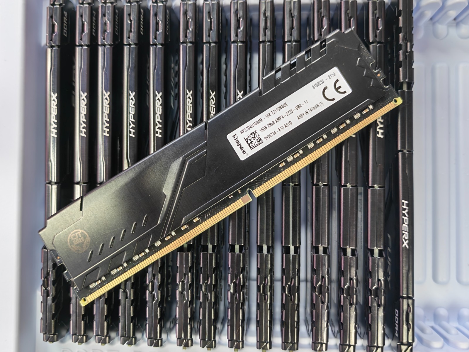 HP Kingston 16GB DDR4 3733 Desktop DIMM RAM 2Rx8 XMP  HP37D4U1D8ME-16X HYPERX