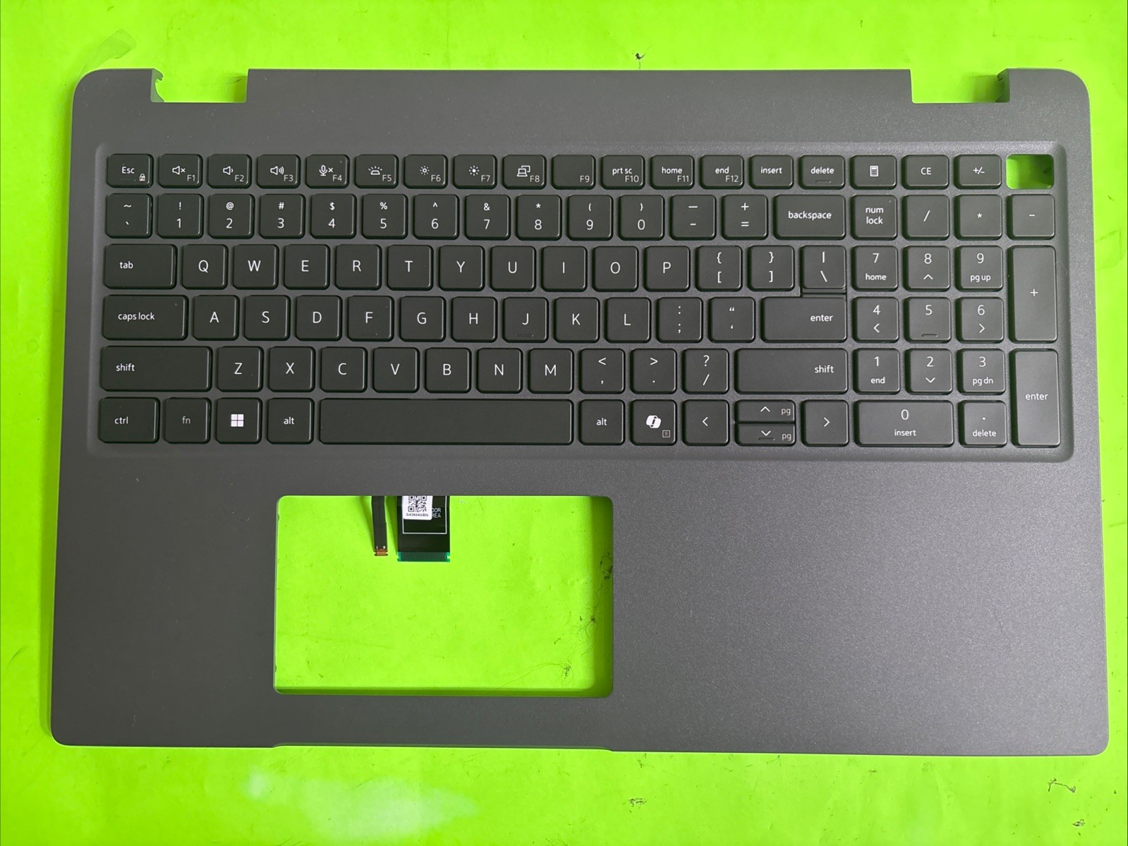 Dell Latitude 3540 E3540 Palmrest eng Keyboard with autopilot key  0DVR0W B30