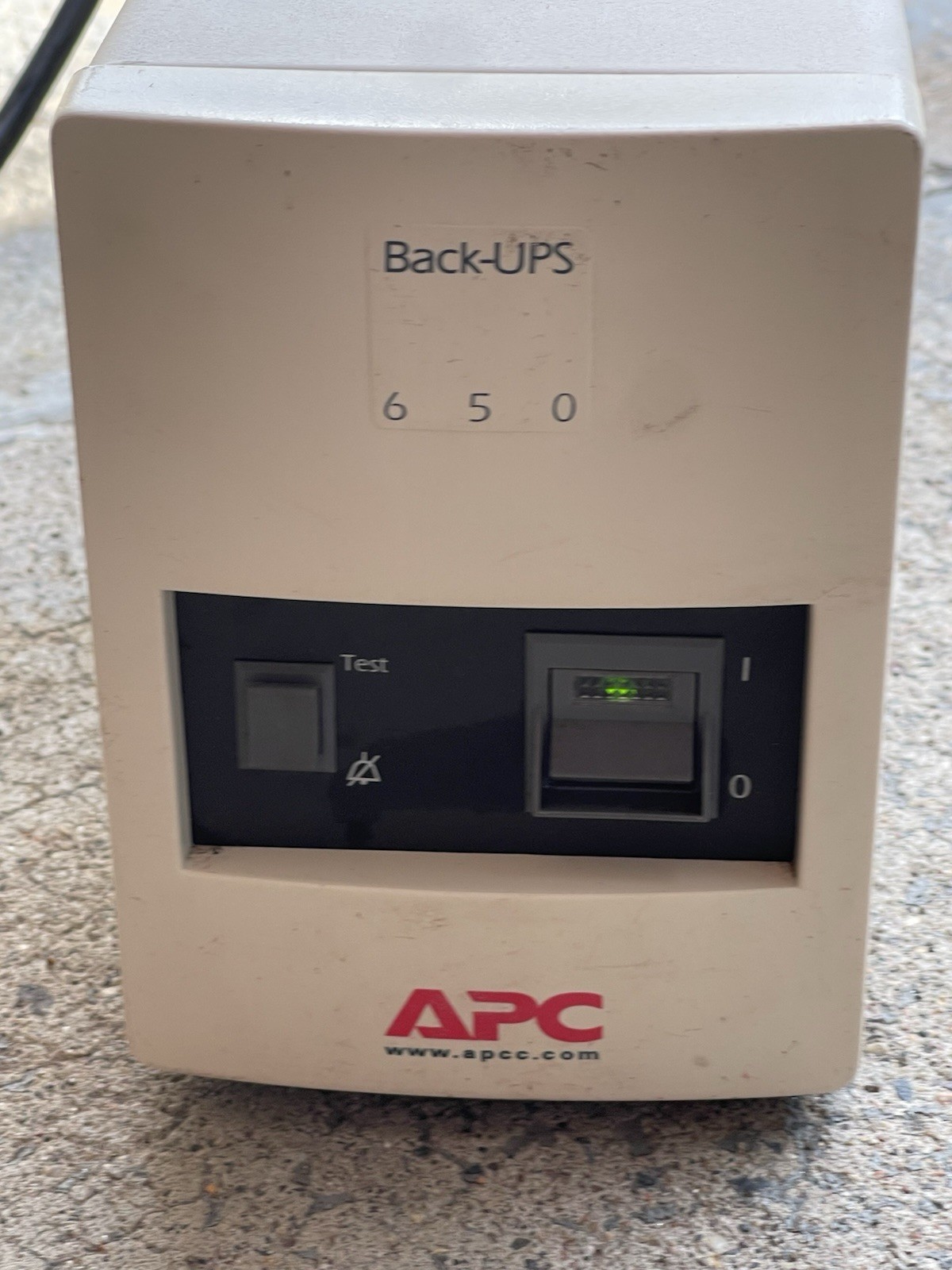 APC Back-UPS 650VA 410W UPS Battery Backup BK650MC With Battery