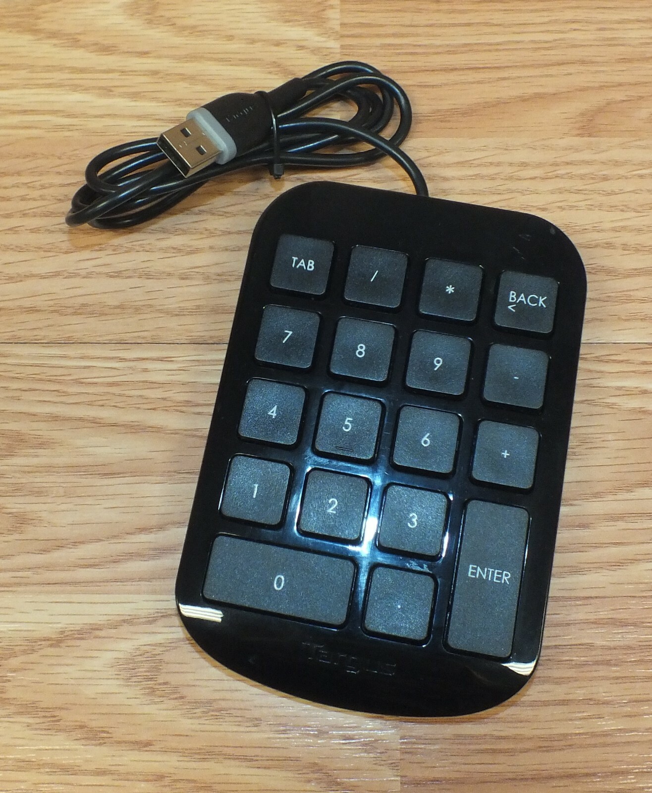 Targus (AKP1OUS) Small Black Wired Numeric Laptop Keypad w/ Built In USB 