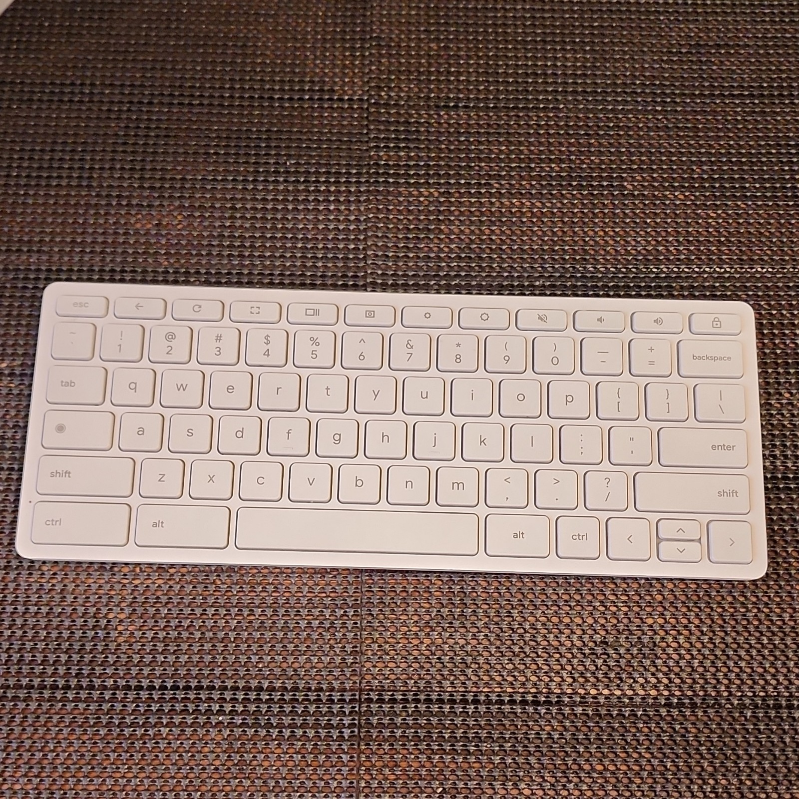 HP 910 Bluetooth Wireless Portable Keyboard White QWERTY English M42444-001