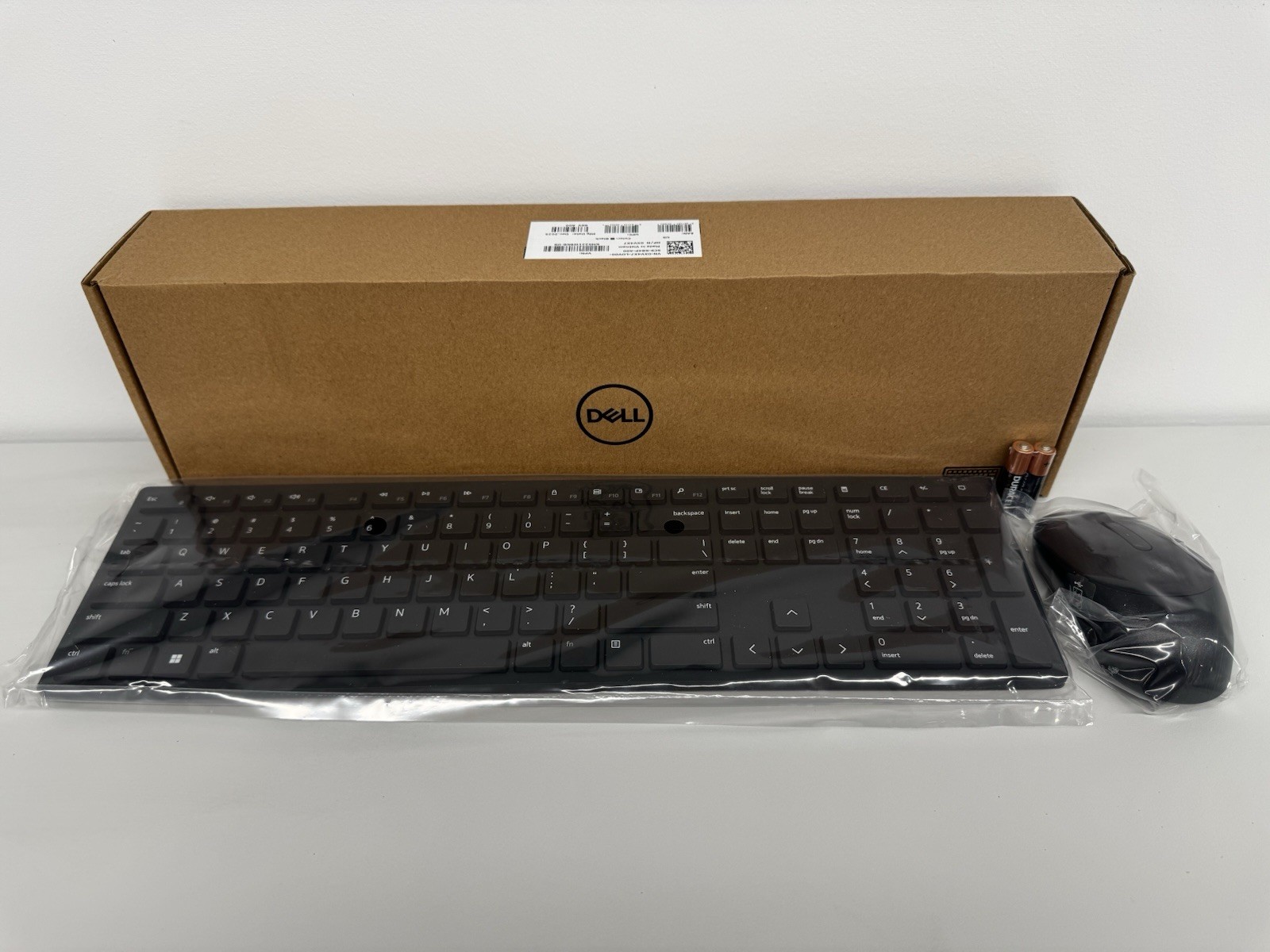 NEW - DELL Pro Wireless Keyboard and Mouse -  KB3121WT - US English - Black