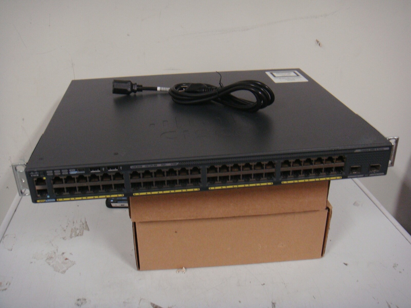 Cisco WS-C2960X-24PD-L 24 Port PoE GigE 2960X LAN BASE Switch